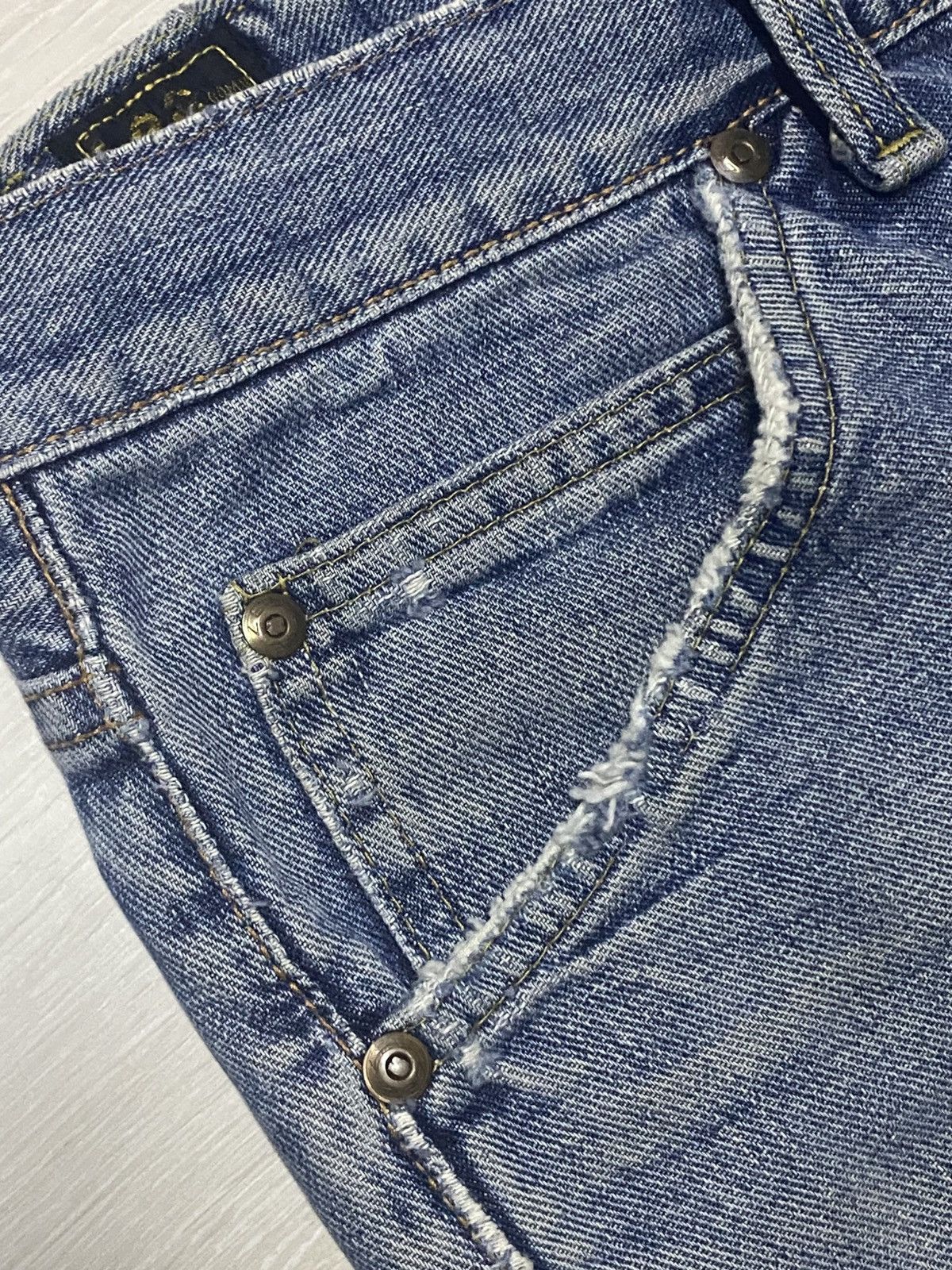 Vintage Vintage Lee Riders Half Selvedge Grunge Repair Baggy Jeans Size US 30 / EU 46 - 8 Thumbnail