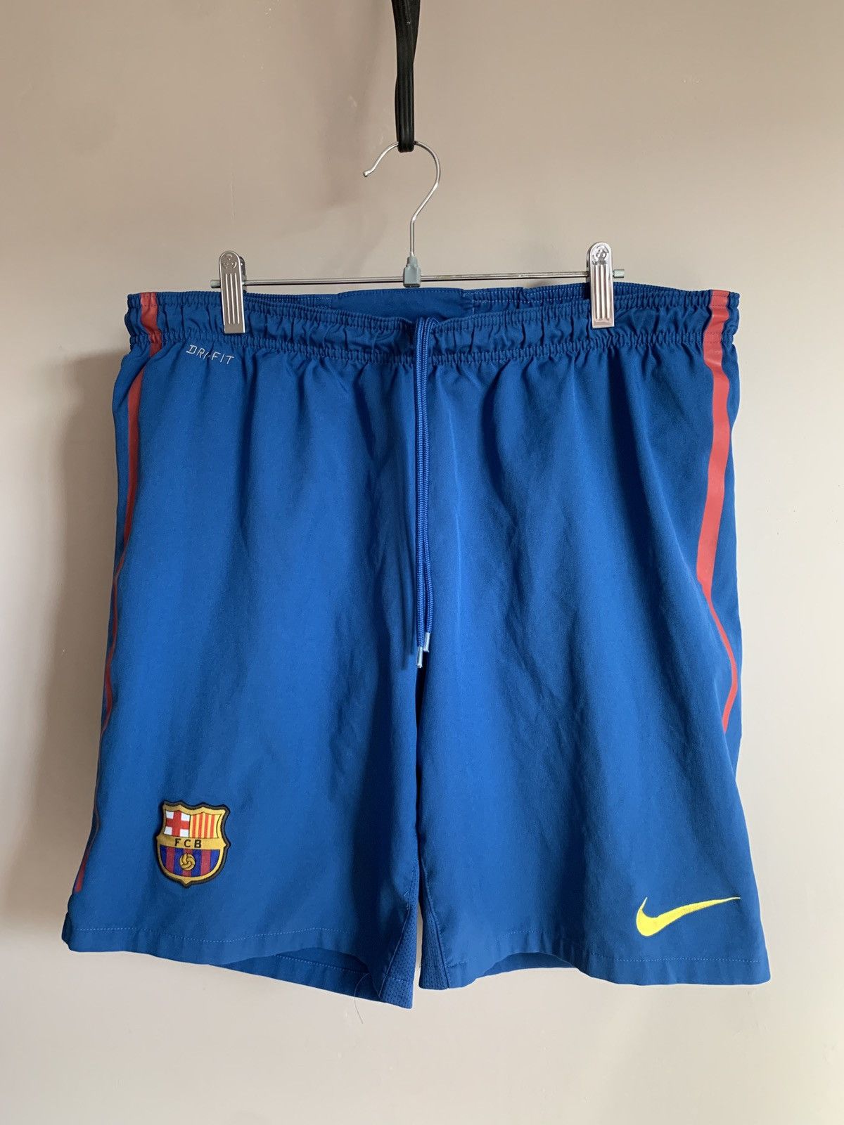 Vintage FC Barcelona Nike vintage shorts soccer football Spain Size US 34 / EU 50 - 1 Thumbnail