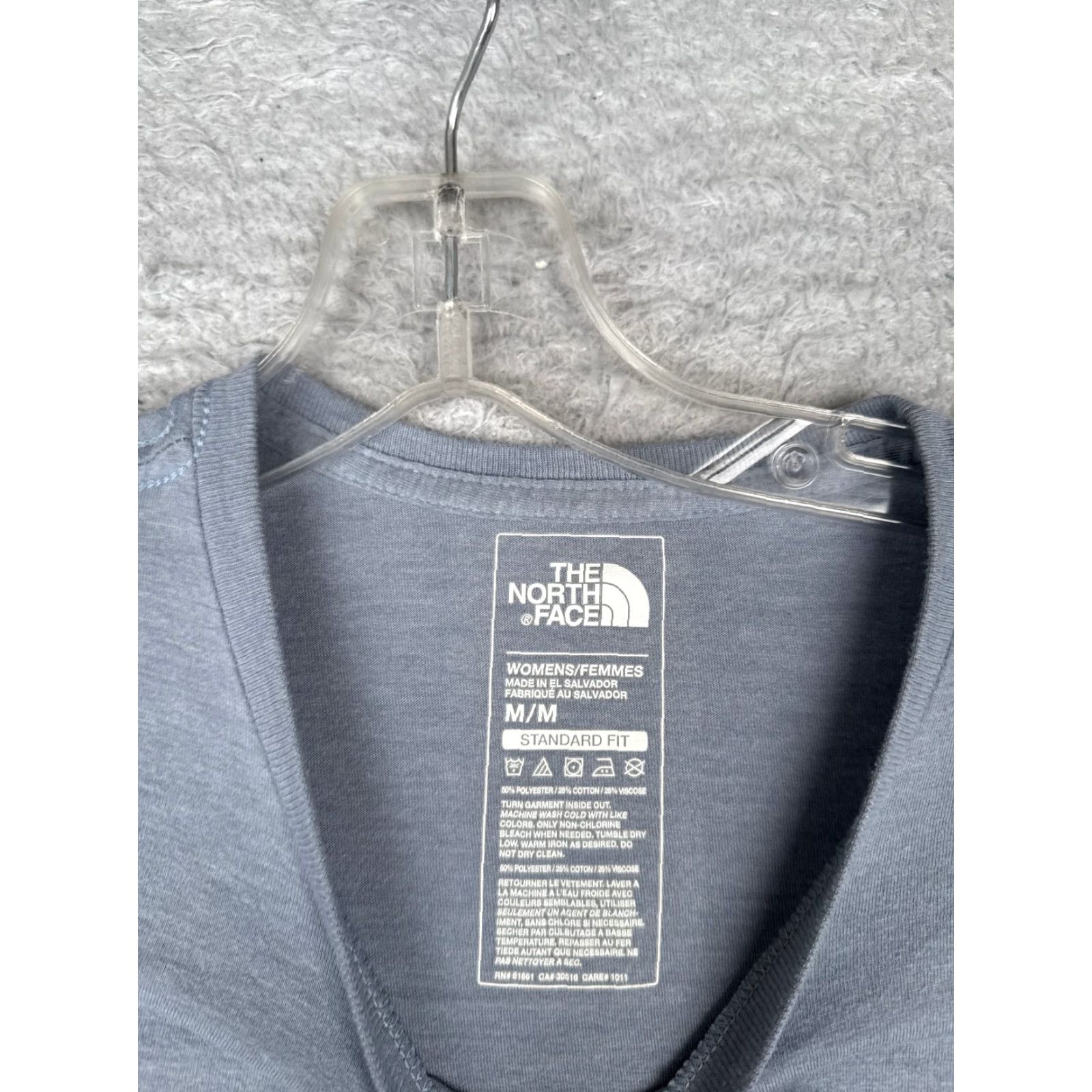 The North Face The North Face Shirt Women M Blue Short Sleeve Crew Neck Poly Blend Size M / US 6-8 / IT 42-44 - 7 Thumbnail