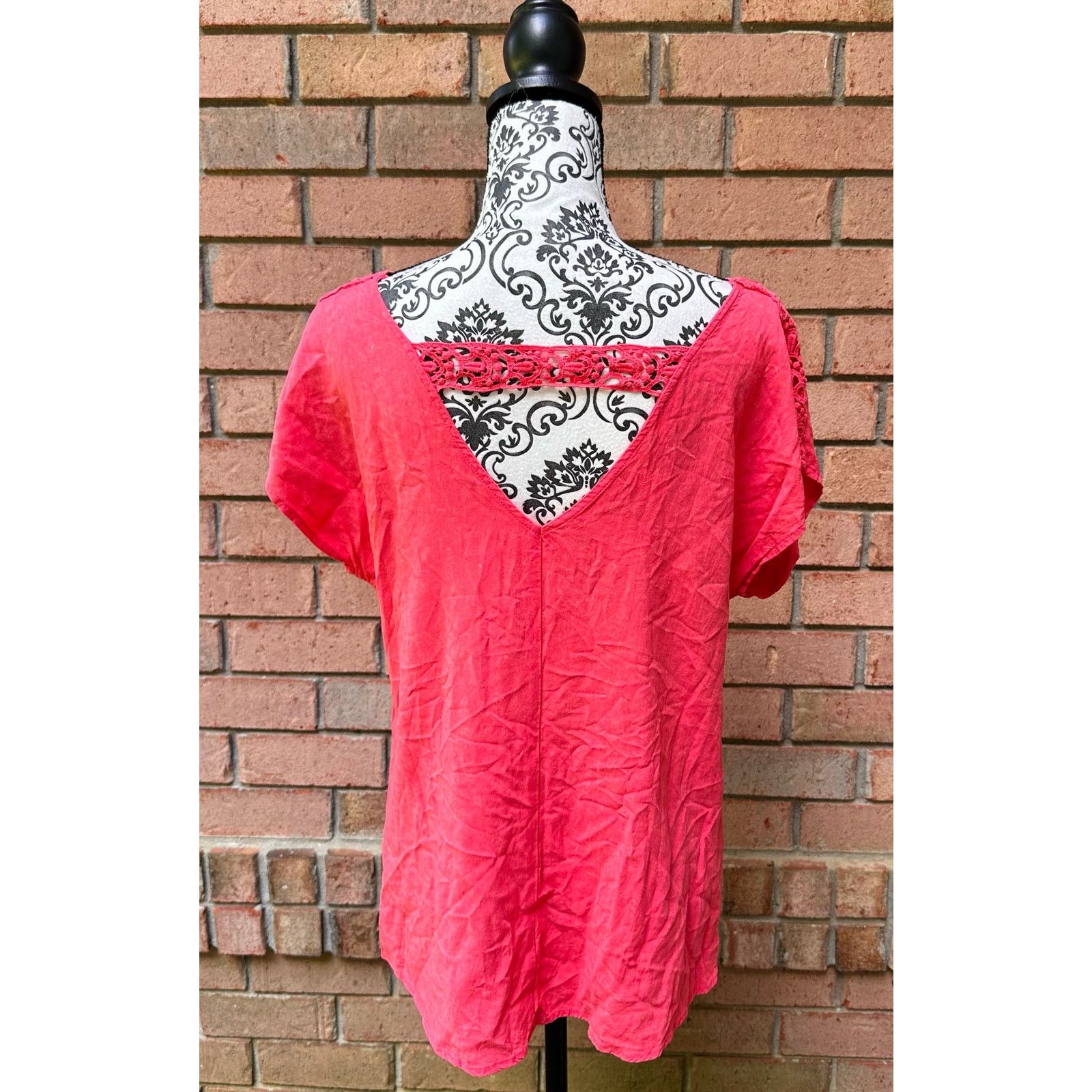 Other GUC Maurices Women's Coral Pullover Top w/ Crochet Detail XL Size XL / US 12-14 / IT 48-50 - 3 Thumbnail