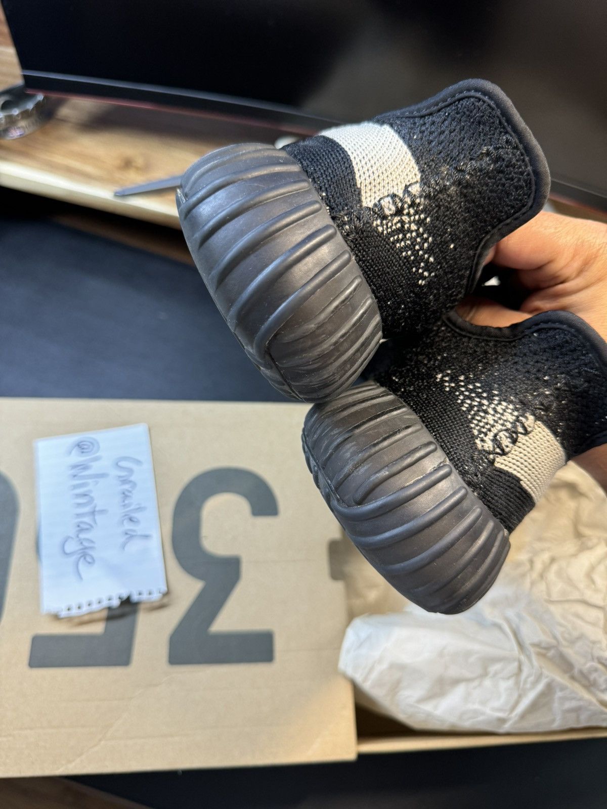 Adidas × Kanye West × Yeezy Yeezy Boost 350 V2 Oreo - 9.5M - Good Condition Size US 9.5 / EU 42-43 - 22 Thumbnail