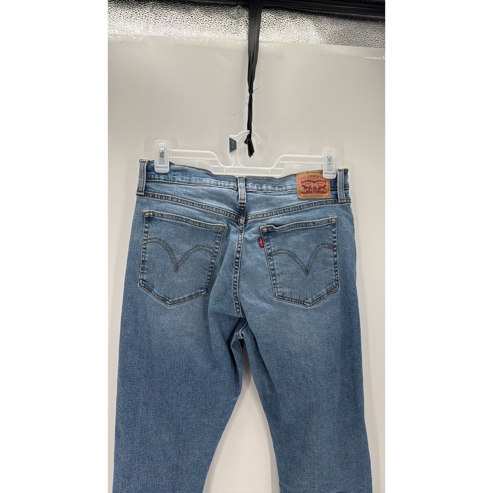 Levi's Levi’s wedgie straight raw hem distressed jeans size 32 Size 32" / US 10 / IT 46 - 6 Thumbnail