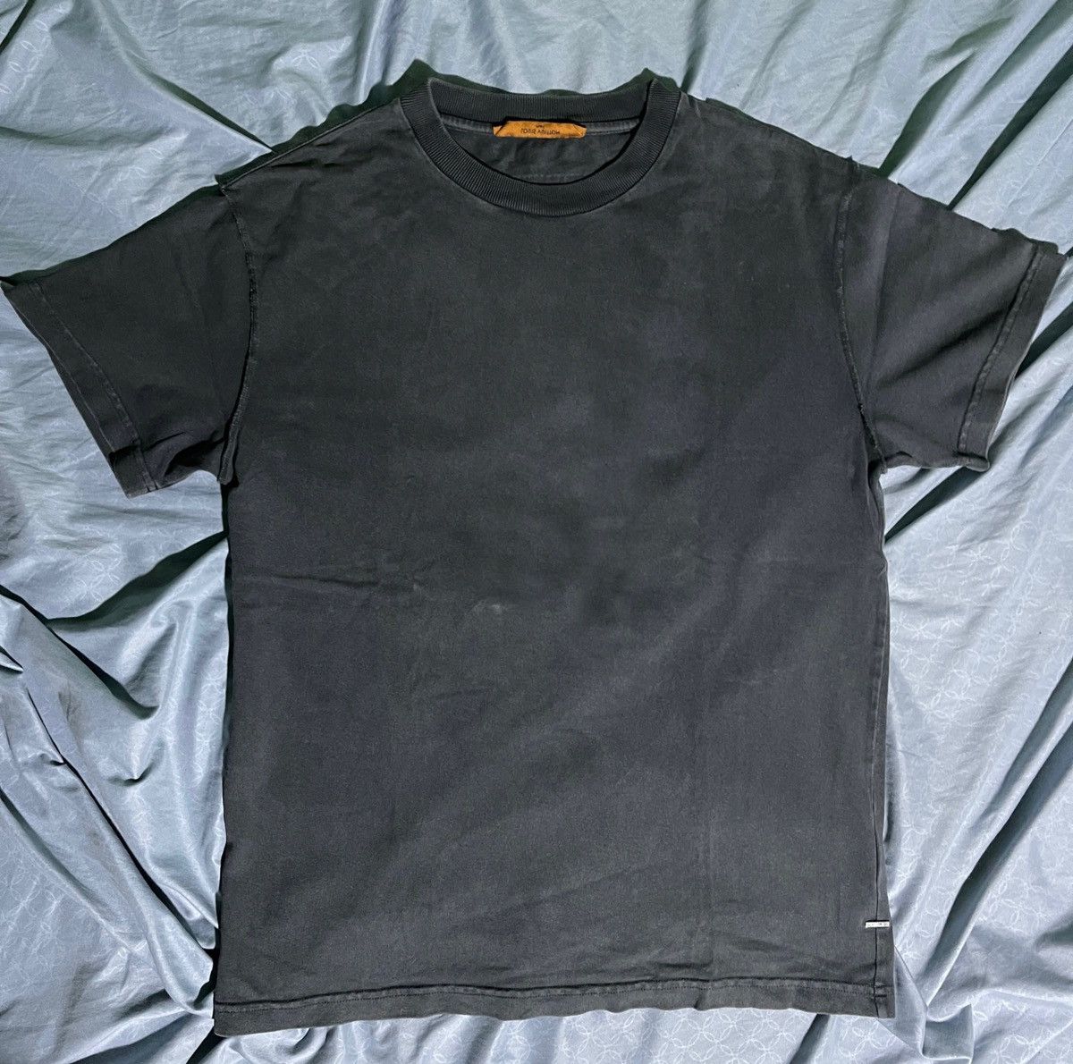 Designer × Louis Vuitton Louis Vuitton Inside Out Tshirt Perfect Fade Size US L / EU 52-54 / 3 - 1 Thumbnail