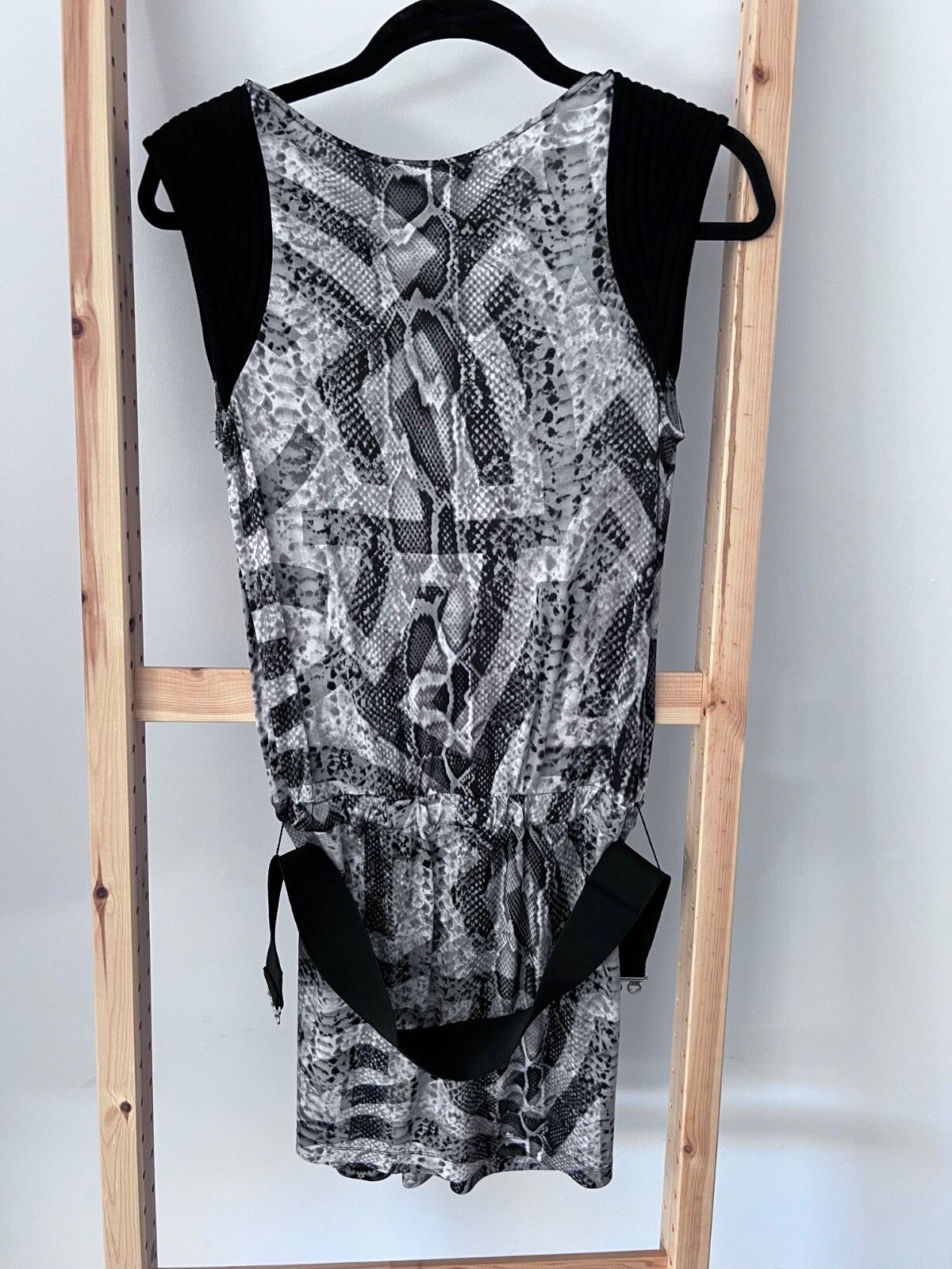 Bcbgmaxazria BCBGMAXAZRIA Gray Animal Print Sheath Mini Dress ( XXS ) Size XXS / US 00 / IT 34 - 3 Thumbnail