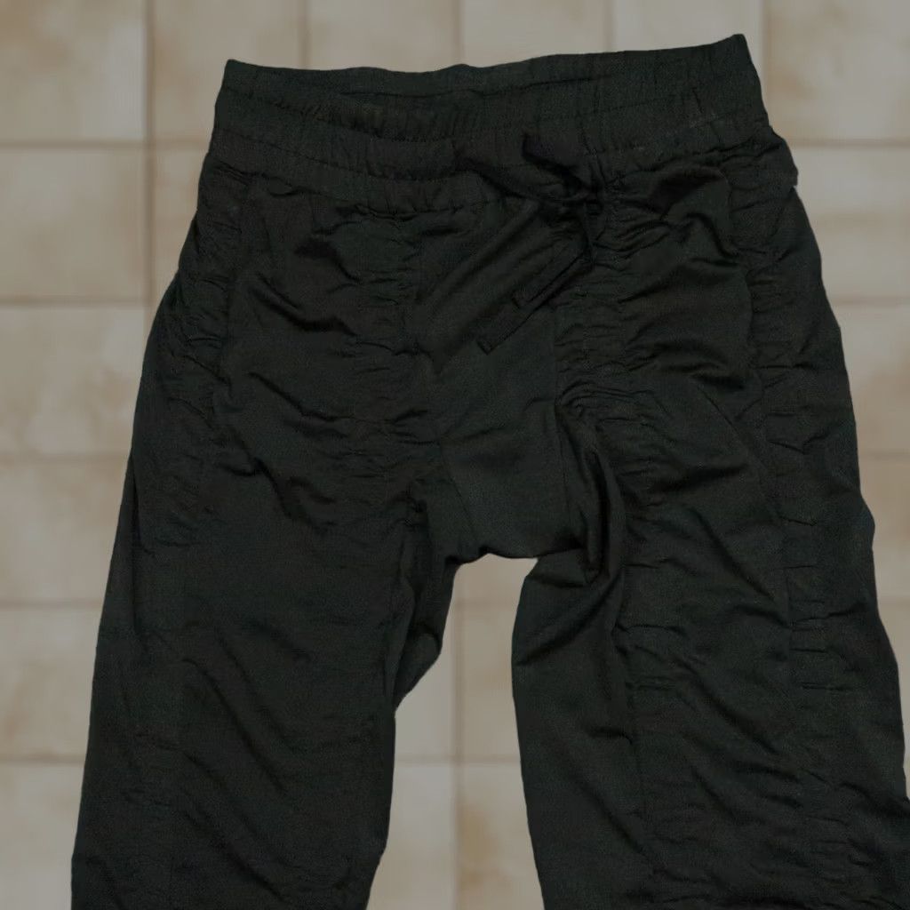 Vintage VINTAGE Agogie Pants Womens 2XL Black Athletic Track Pants Womens Size 2XL Black Elastic Waist Stretch Size 40" / US 18 - 1 Thumbnail