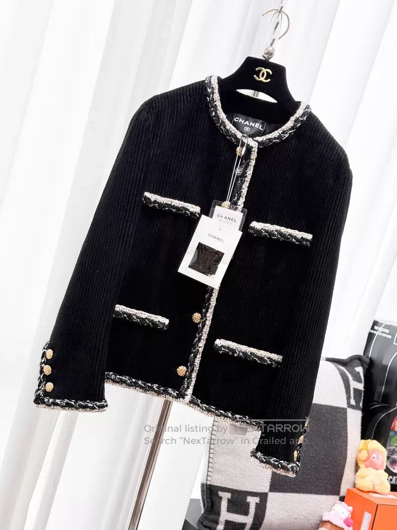 Chanel Chanel Corduroy four-pocket round-neck jacket Size S / US 4 / IT 40 - 2 Thumbnail