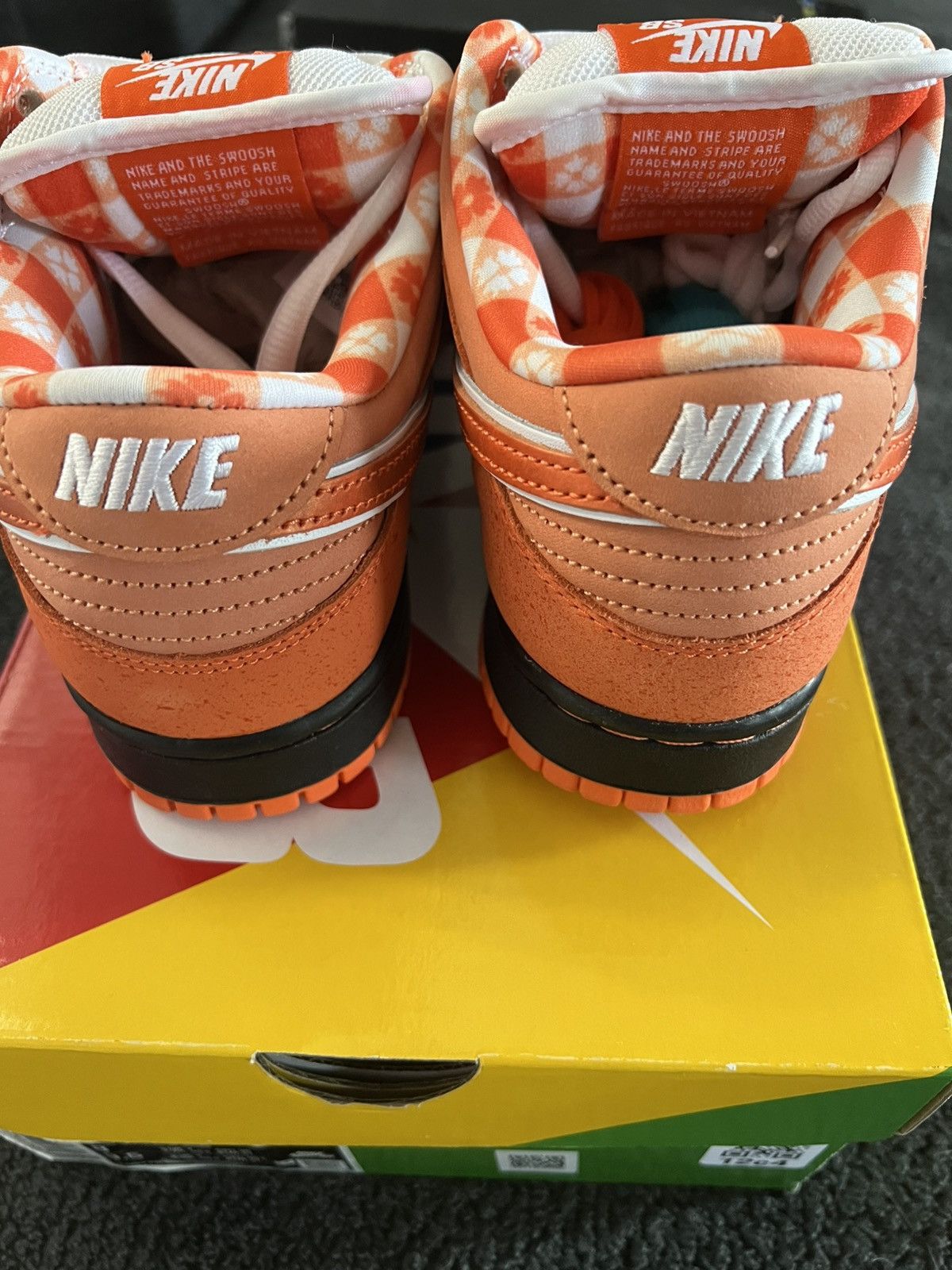 CNCPTS × Nike Orange lobster Size US 8 / EU 41 - 2 Thumbnail