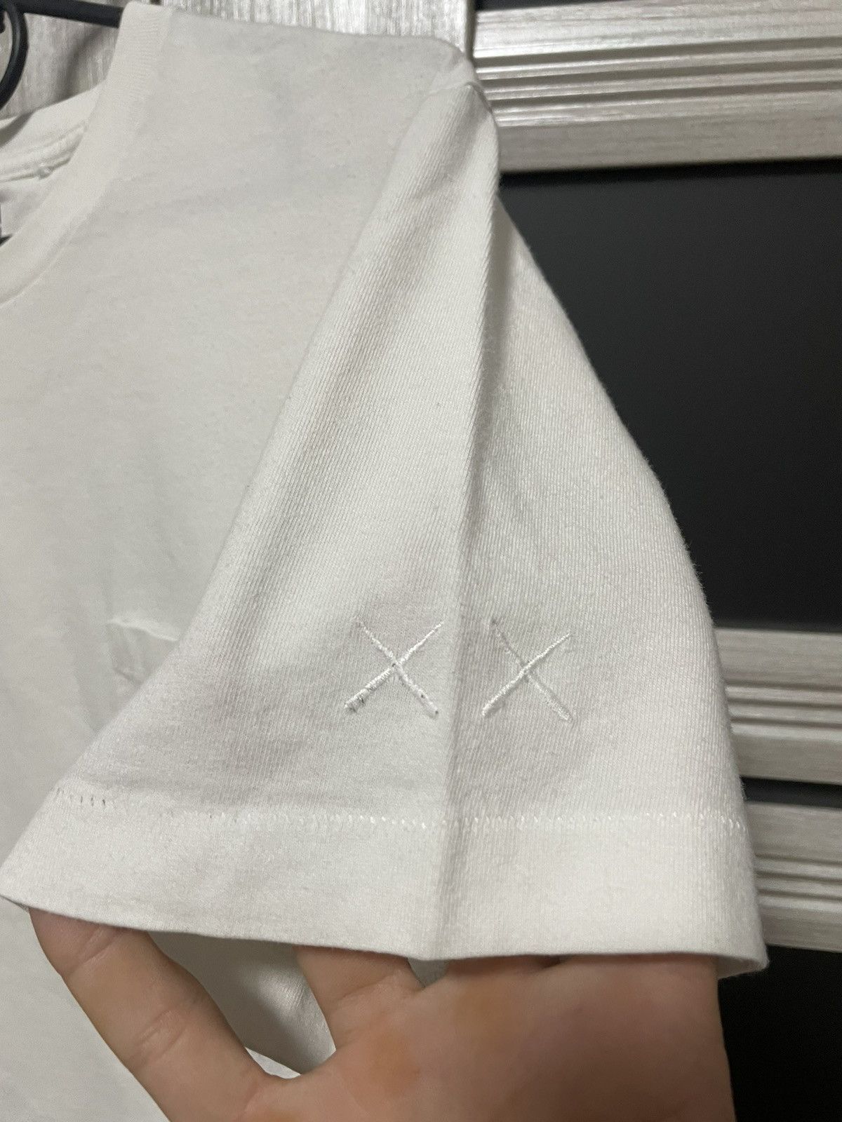 Japanese Brand Kaws x Uniqlo Sesame Street Elmo Pocket Tee White UT S Size US S / EU 44-46 / 1 - 3 Thumbnail