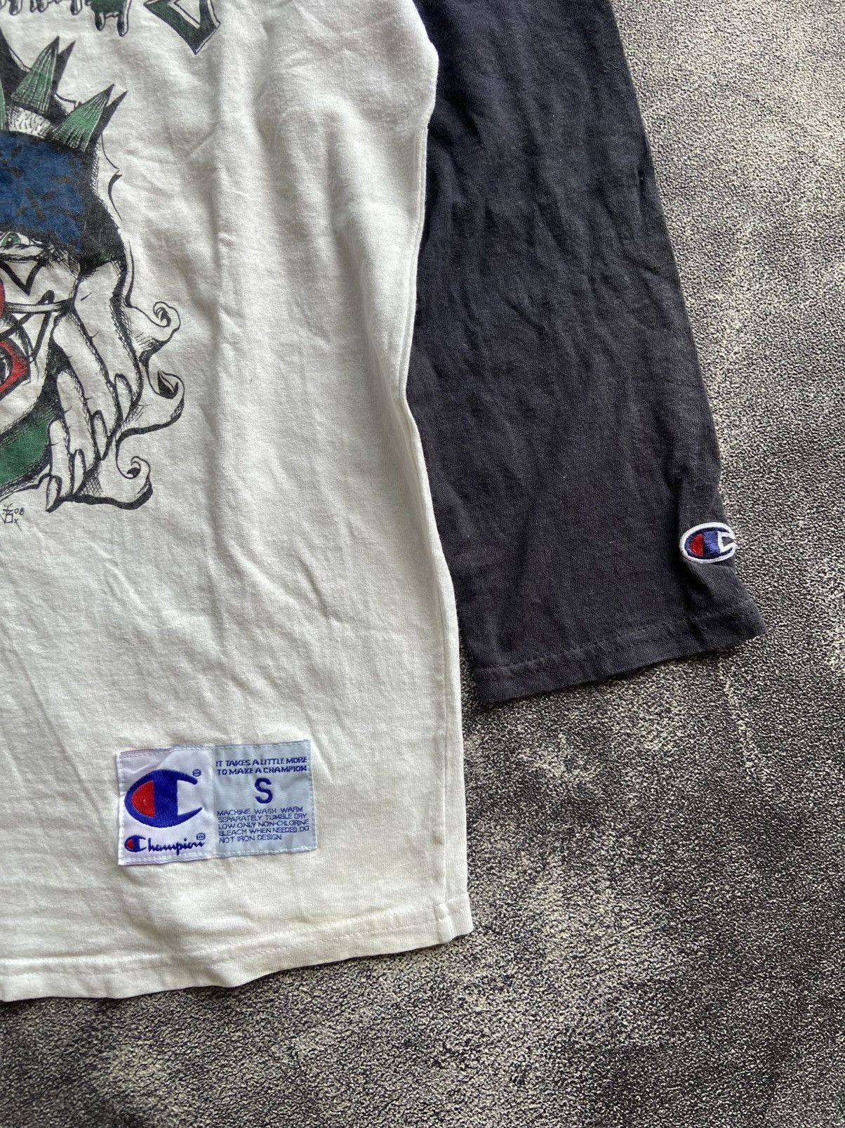 Band Tees Infectious Grooves Raglan Tshirt RARE! Size US M / EU 48-50 / 2 - 3 Thumbnail