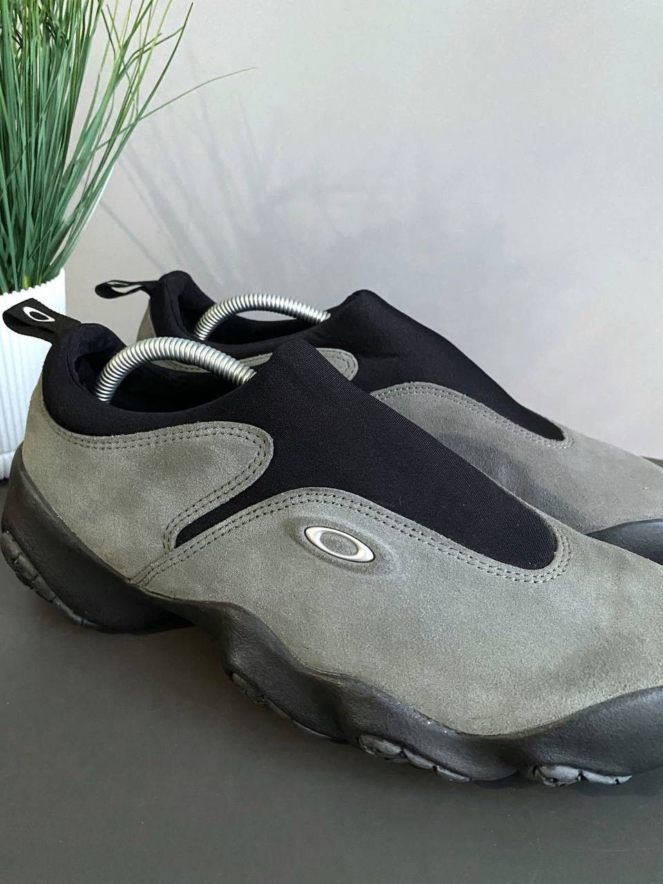 Oakley Vintage Oakley Flesh 00s Grey Suede Slip On Sneaker Size US9 Size US 9 / EU 42 - 11 Thumbnail