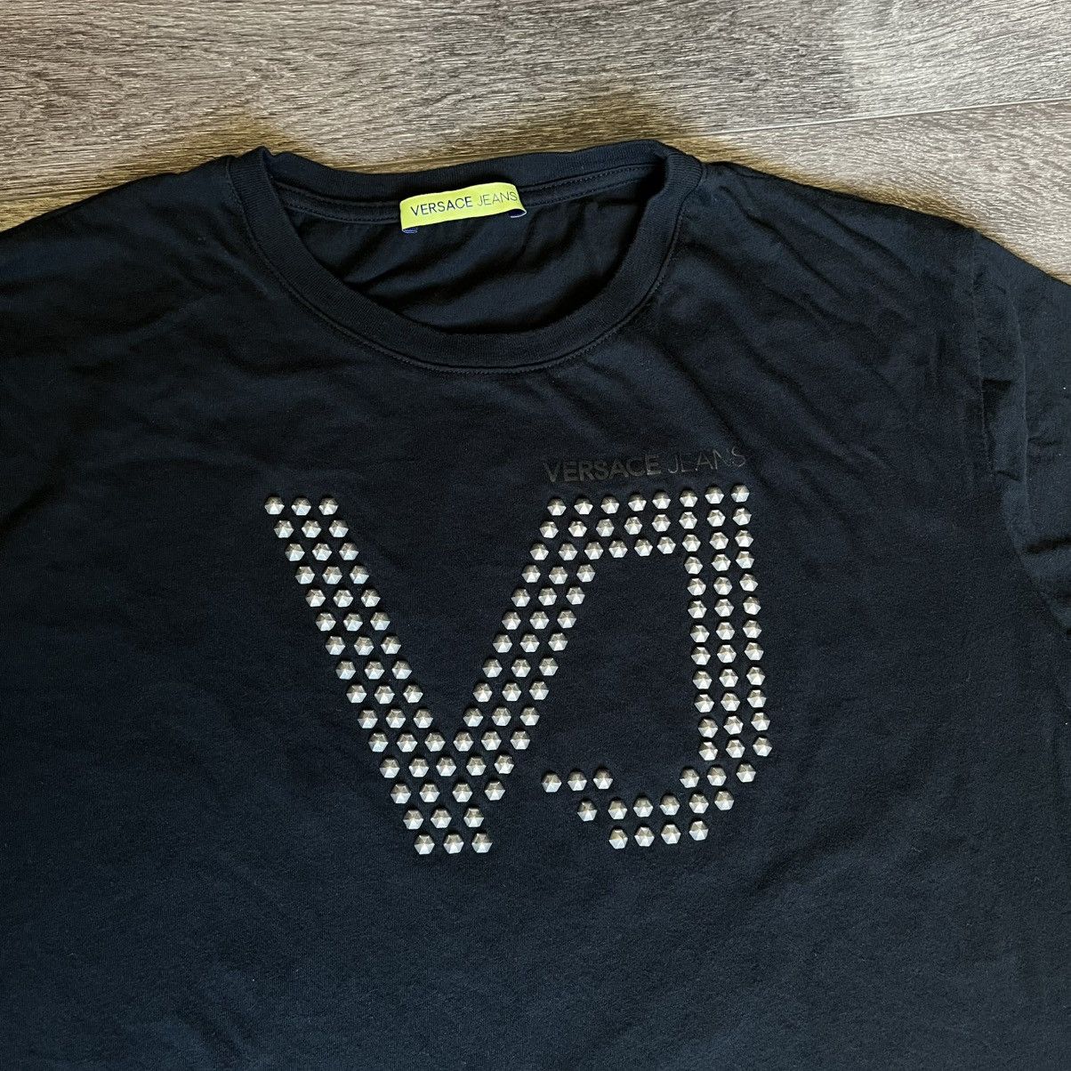 Versace Jeans Couture Versace Jeans Studded Monogram Logo T Shirt Black VJ Size US L / EU 52-54 / 3 - 5 Thumbnail