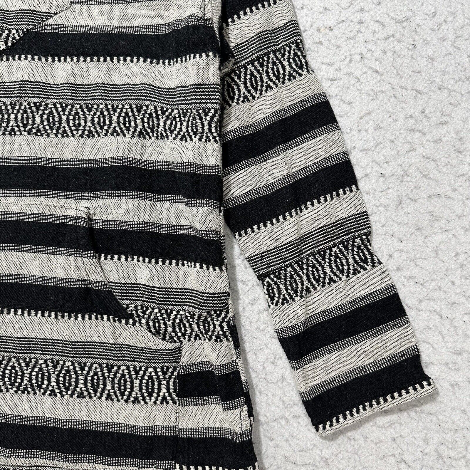 Forever 21 Forever 21 Medium Aztec Surf Knit Hoodie Poncho Sweater Size M / US 6-8 / IT 42-44 - 5 Thumbnail