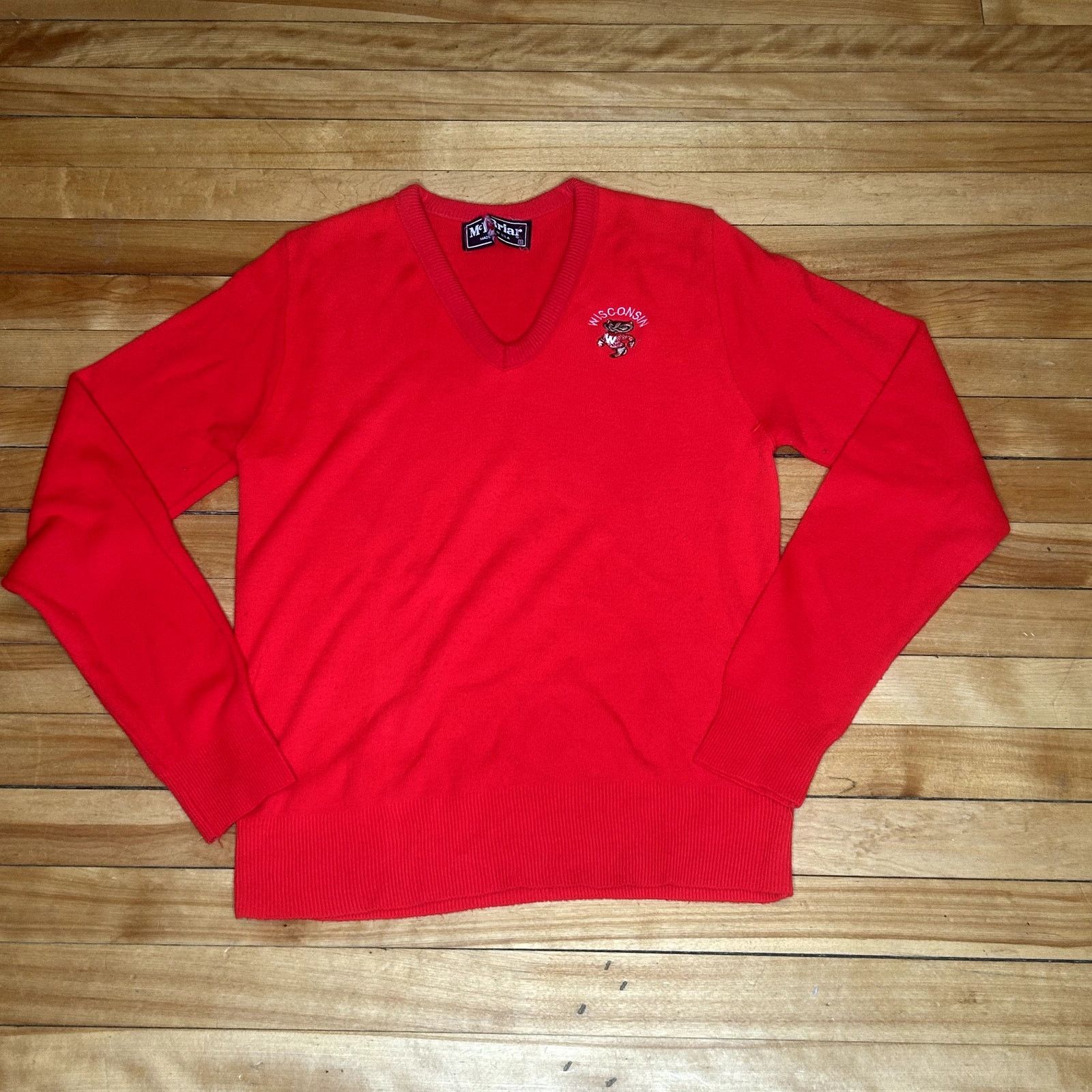 Vintage Vintage Mcbriar V-neck Badgers Sweater Small Size US S / EU 44-46 / 1 - 1 Thumbnail