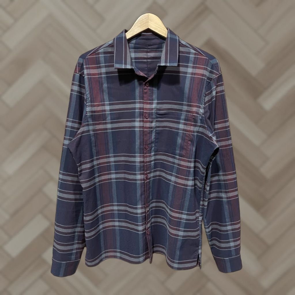Lululemon Lululemon Shirt Mens L Blue Red Plaid Masons Peak Flannel Button Up Zip Pocket Shirt Size US L / EU 52-54 / 3 - 1 Thumbnail