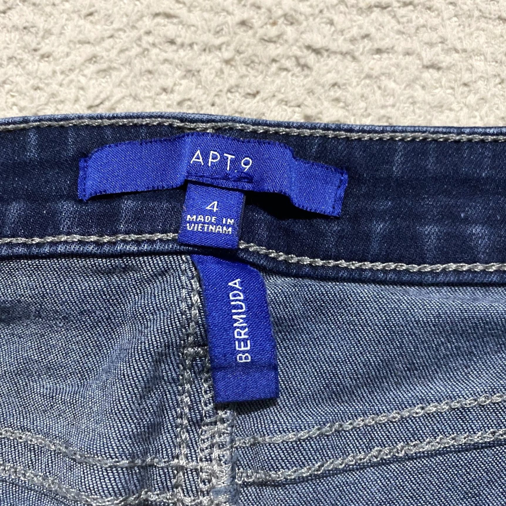 Apt. 9 APt 9 Bermuda Shorts Womens 4 Dark Wash Denim Bermuda Shorts Inseam 10" Blue 27 Waist Regular Fit Casual Womens Shorts Size 27" / US 4 / IT 40 - 3 Thumbnail