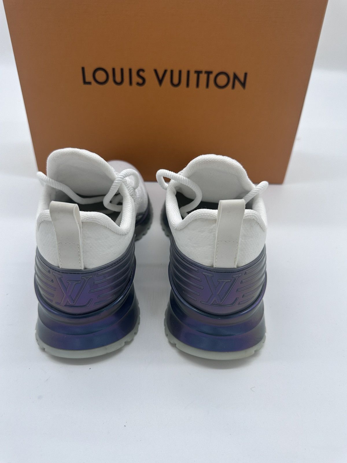 Louis Vuitton Louis Vuitton VNR Sneaker Size 5 Lv 6 USA Unisex Brand New Size US 5 / IT 35 - 4 Thumbnail