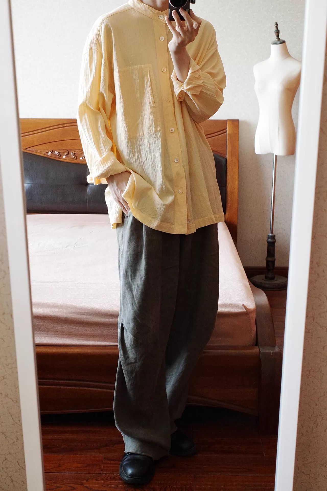 Issey Miyake Issey Miyake Men 90s Pleated Pale Yellow Shirt Size US L / EU 52-54 / 3 - 8 Thumbnail