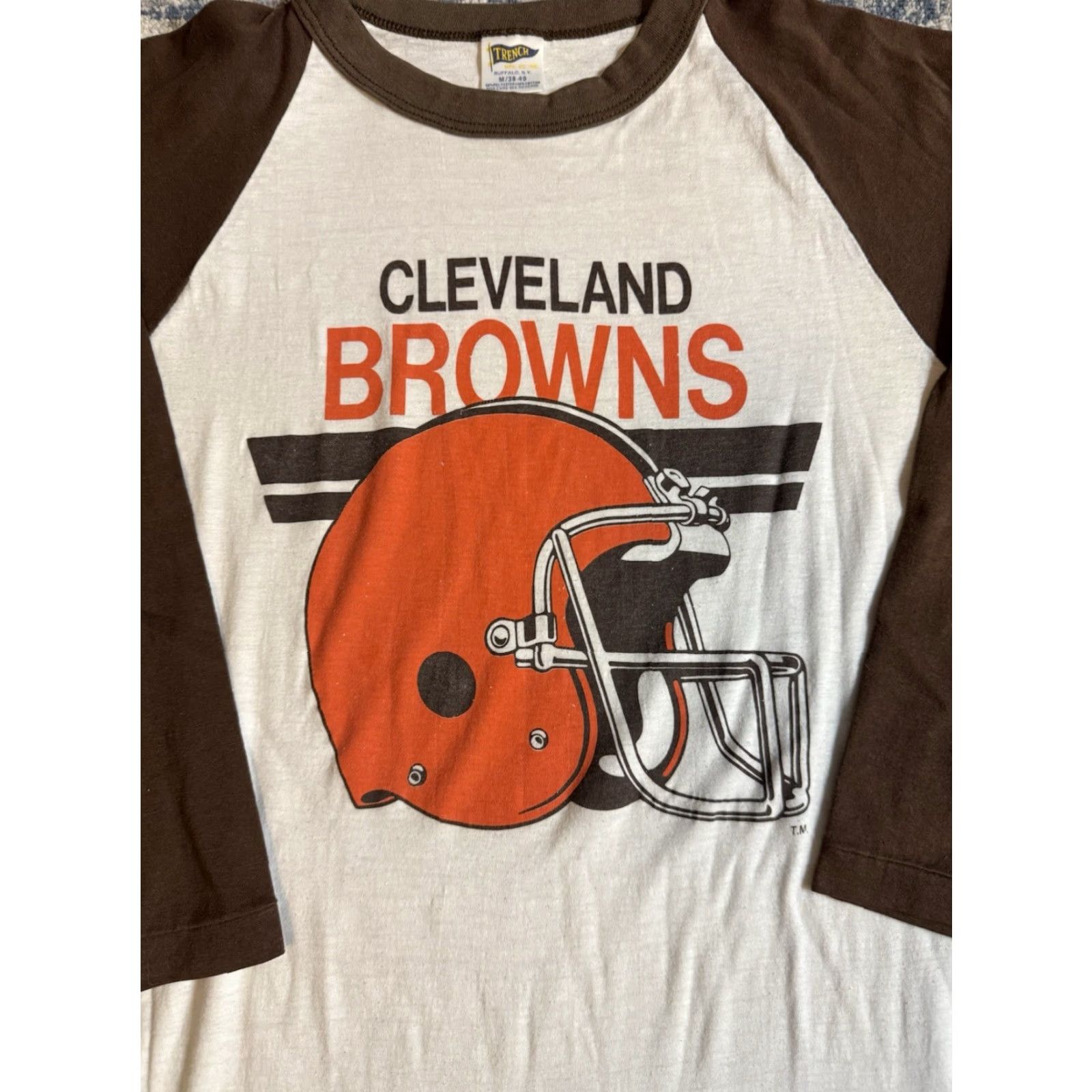 NFL VINTAGE Cleveland Browns Trench Mfg. Co. 3/4 Sleeve T-Shirt M White NFL 80s Sports Mens Shirt Size US M / EU 48-50 / 2 - 2 Thumbnail