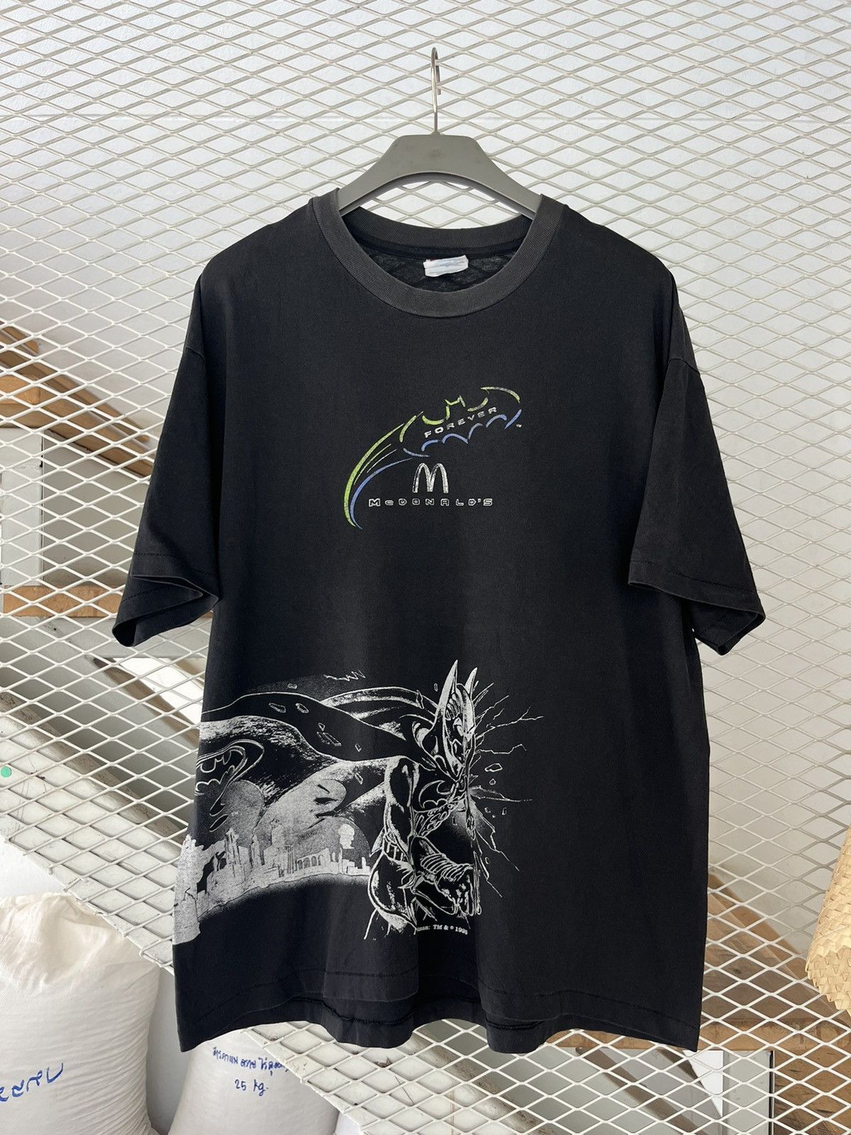 DC Comics × Vintage Vintage Batman Forever McDonald’s Dc.Comics 1995’s Tshirt Size US XL / EU 56 / 4 - 2 Thumbnail