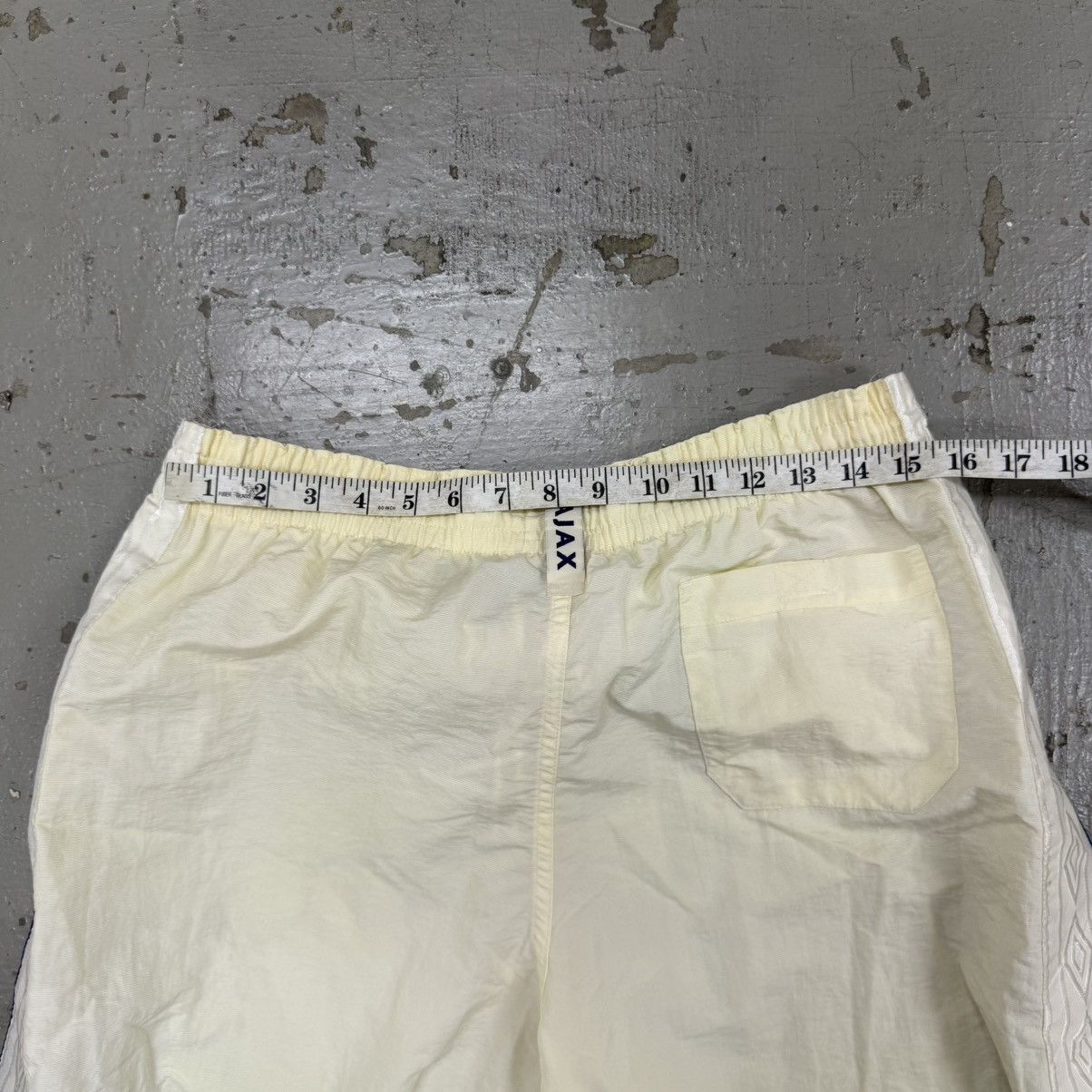 Umbro Vintage 90s Umbro Ajax shorts streetwear soccer size L Size US 31 - 9 Thumbnail