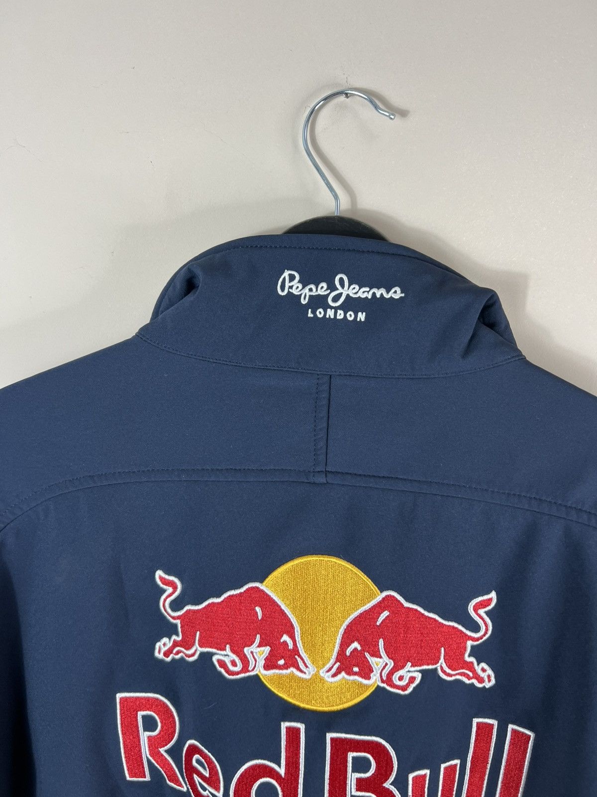 Red Bull 🖤RED BULL TEAM FORMULA 1 F1 ONE RACING JACKET SIZE L Size US L / EU 52-54 / 3 - 11 Thumbnail
