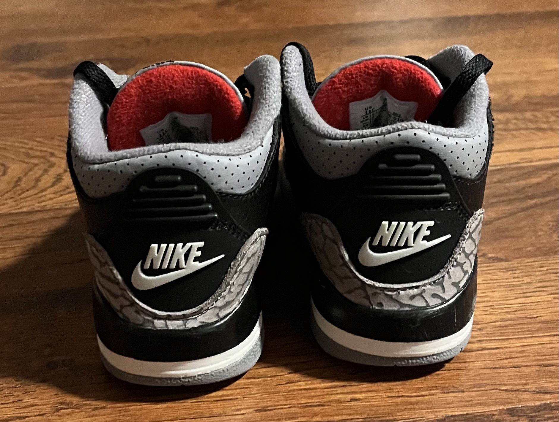Jordan Brand Jordan 3 Retro Black Cement 2024 Toddler 11C Nike Air Size US 11 / EU 44 - 5 Thumbnail