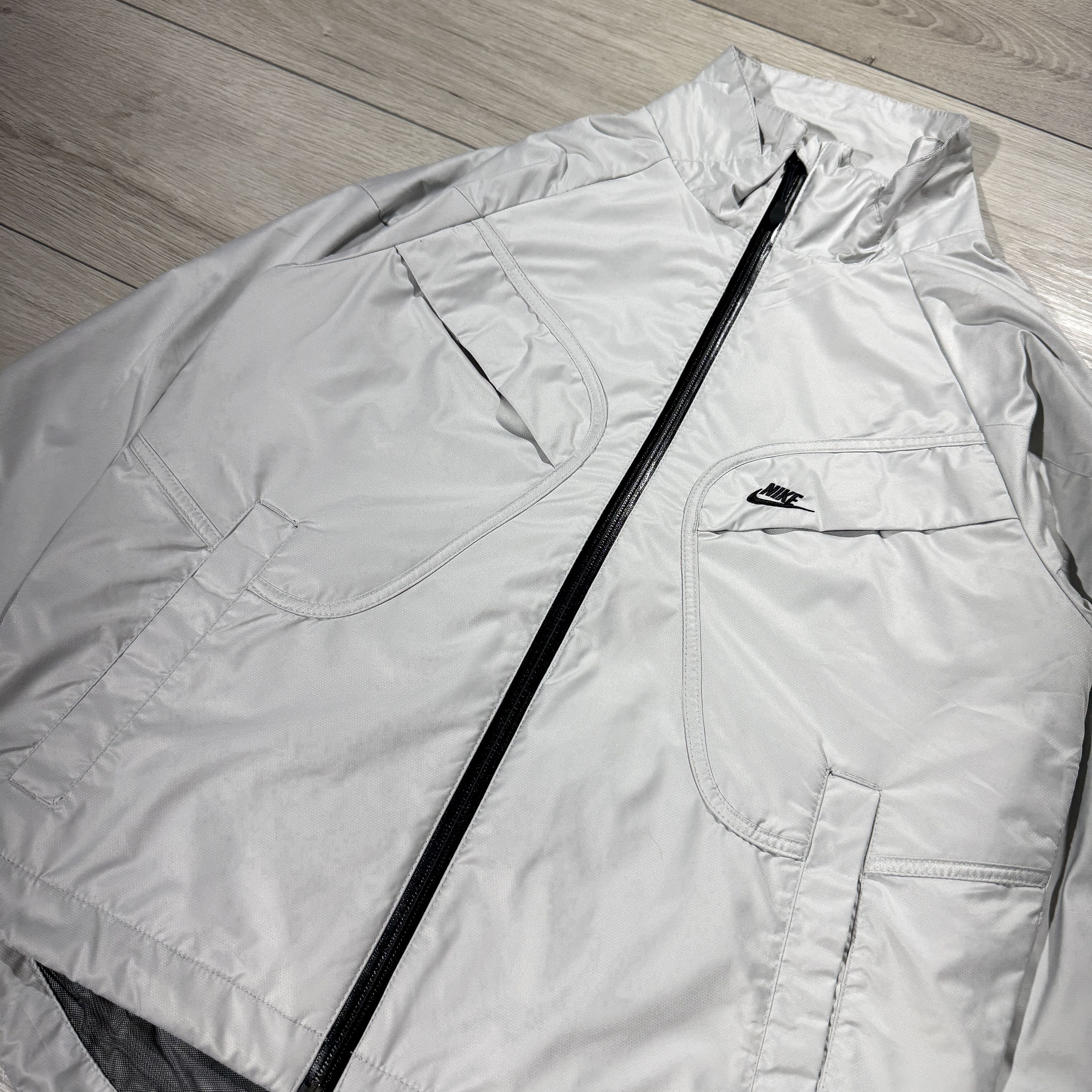 Nike Vintage Nike Technical Lightweight Windbreaker Jacket Size S Size S / US 4 / IT 40 - 8 Thumbnail