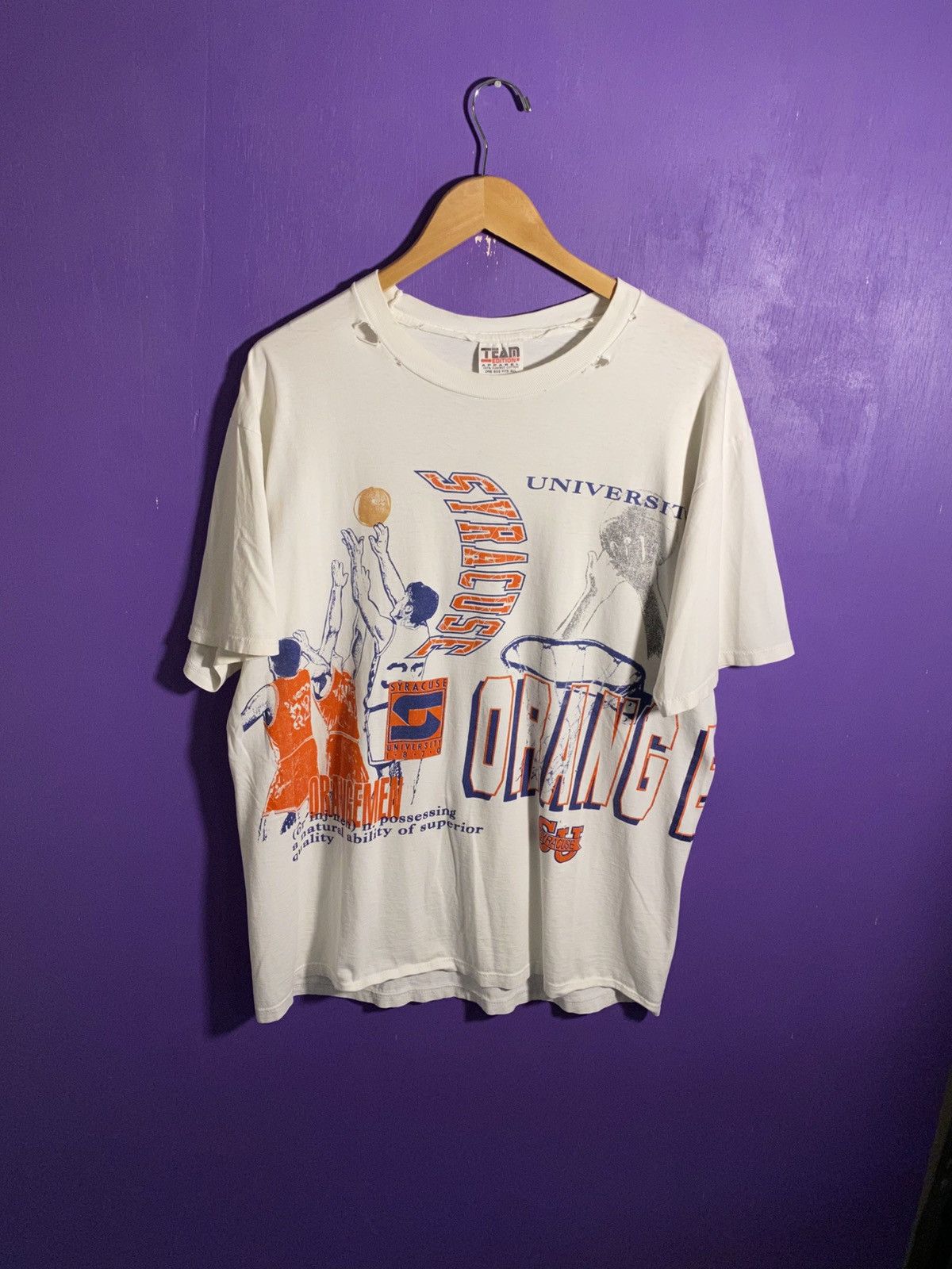 Other Vintage 90s Syracuse basketball wrap around t-shirt Size US XL / EU 56 / 4 - 1 Thumbnail