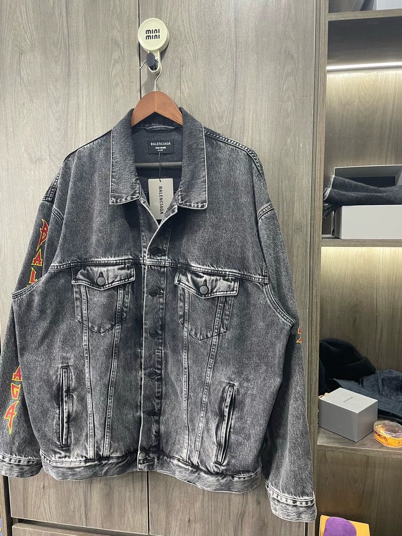 Balenciaga Balenciaga Logo Printed Collar Single Breasted Long Sleeve Size US M / EU 48-50 / 2 - 5 Thumbnail