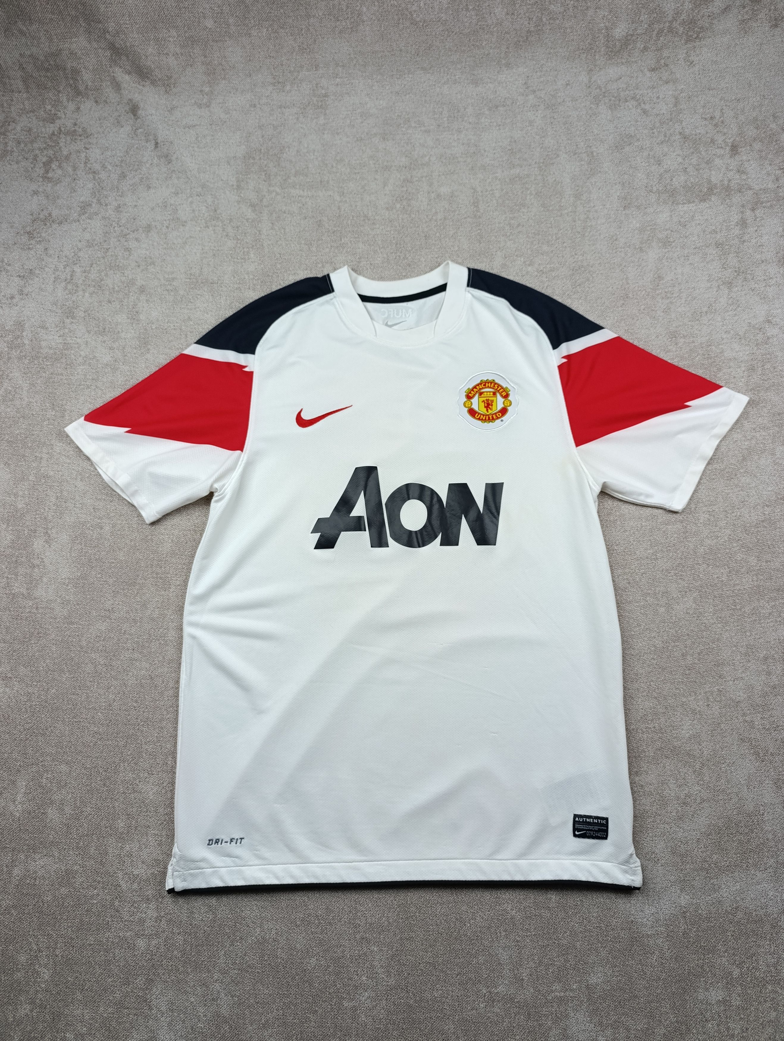 Nike NIKE MANCHESTER UNITED 2010/2011 THIRD SHIRT JERSEY Size US M / EU 48-50 / 2 - 1 Thumbnail