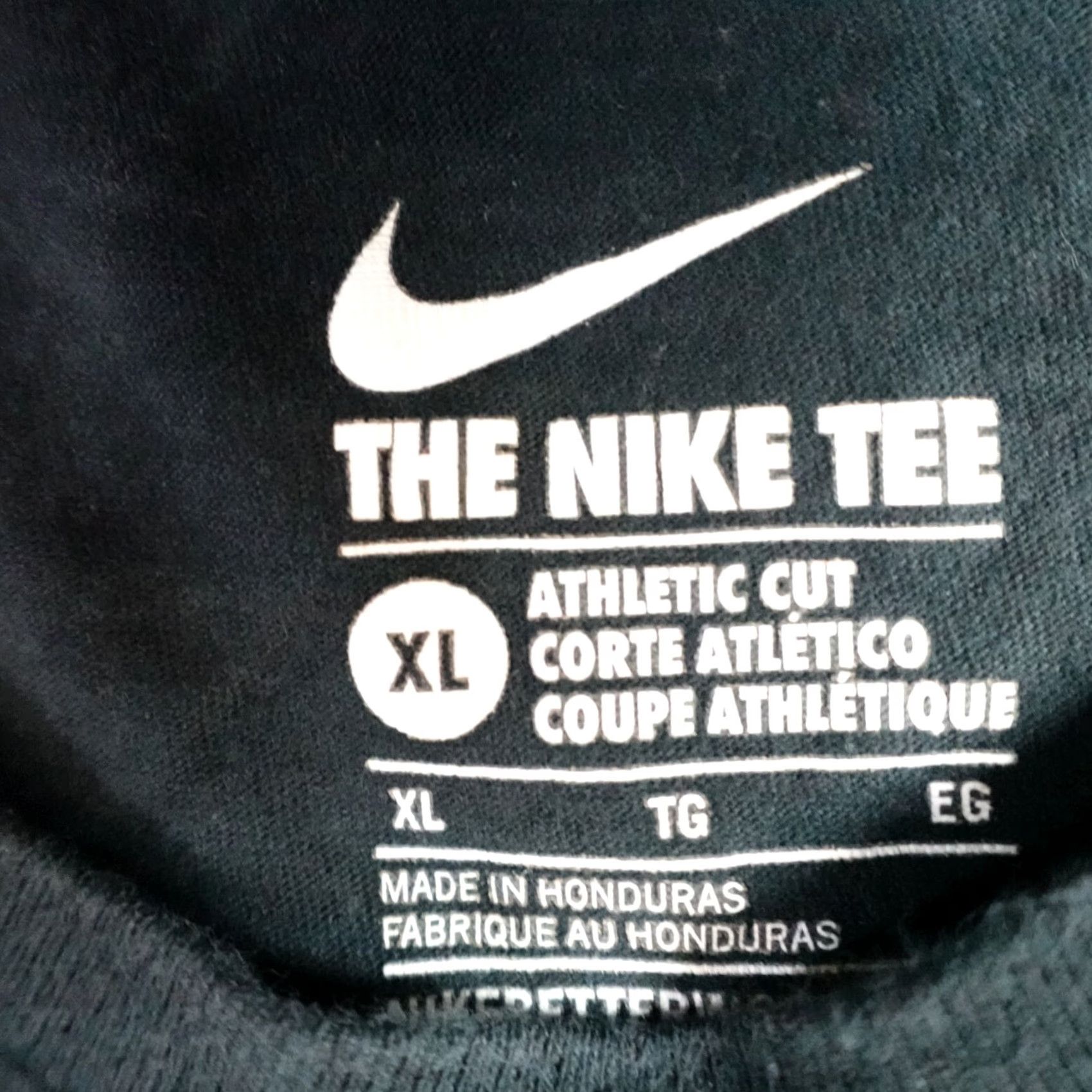Nike Nike T-shirt XL Black Cotton Blend Crew Neck Short Sleeve Unisex Adults Shirt Size US XL / EU 56 / 4 - 4 Thumbnail