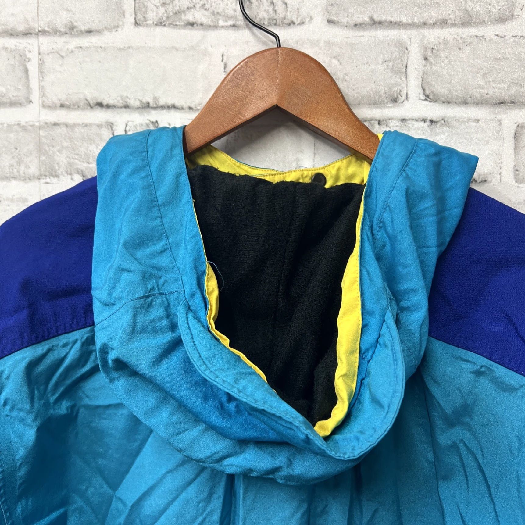 The North Face VTG The North Face Extreme Blue Hooded Jacket Mens Size M Zip Windbreaker Hooded Nylon Jacket Blue Mens M Size US M / EU 48-50 / 2 - 4 Thumbnail