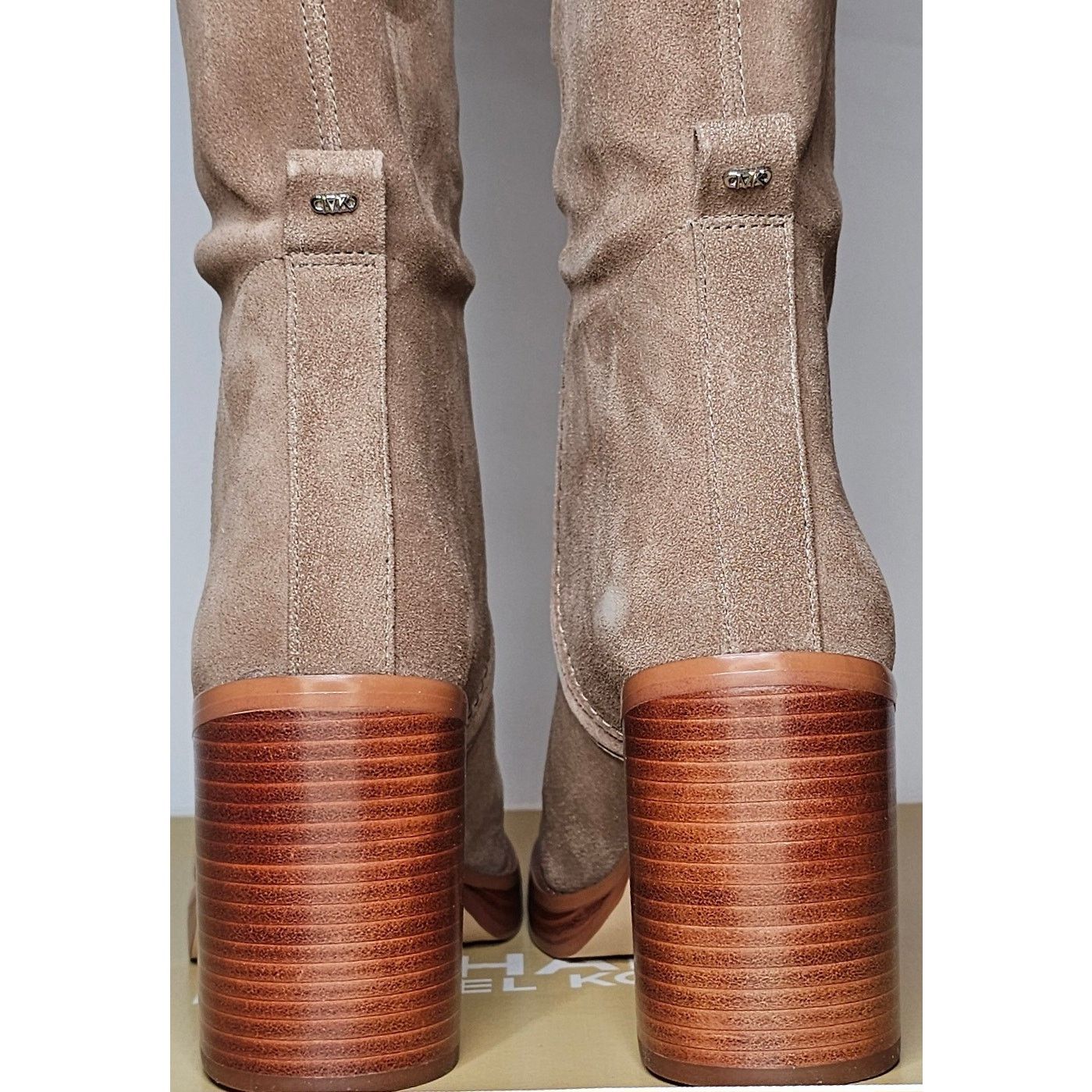 Michael Kors Michael Kors Hayden Suede Knee-High Boots in a taupe color Size US 7.5 / IT 37.5 - 4 Thumbnail
