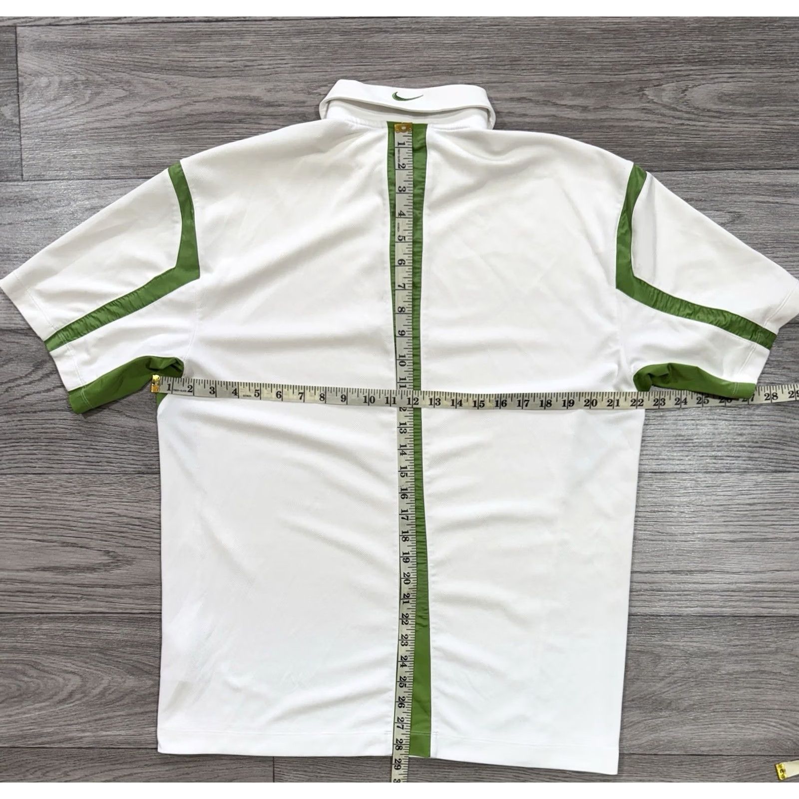 Nike VINTAGE Nike Tennis Polo Shirt White Green 335924-100 Federer Agassi Style Sz L Mens Shirt White Green Nike Tennis Polo 335924-100 Vintage L Mens Size US L / EU 52-54 / 3 - 3 Thumbnail