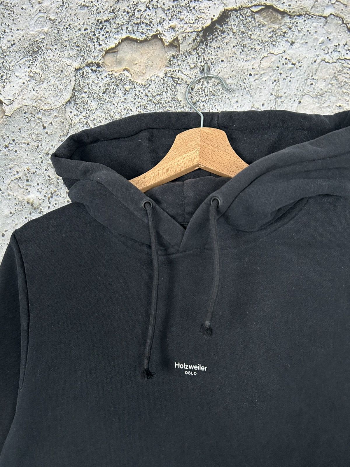 Holzweiler Holzweiler Black Basic Hoodie Streetwear Premium Scandi Size US S / EU 44-46 / 1 - 3 Thumbnail