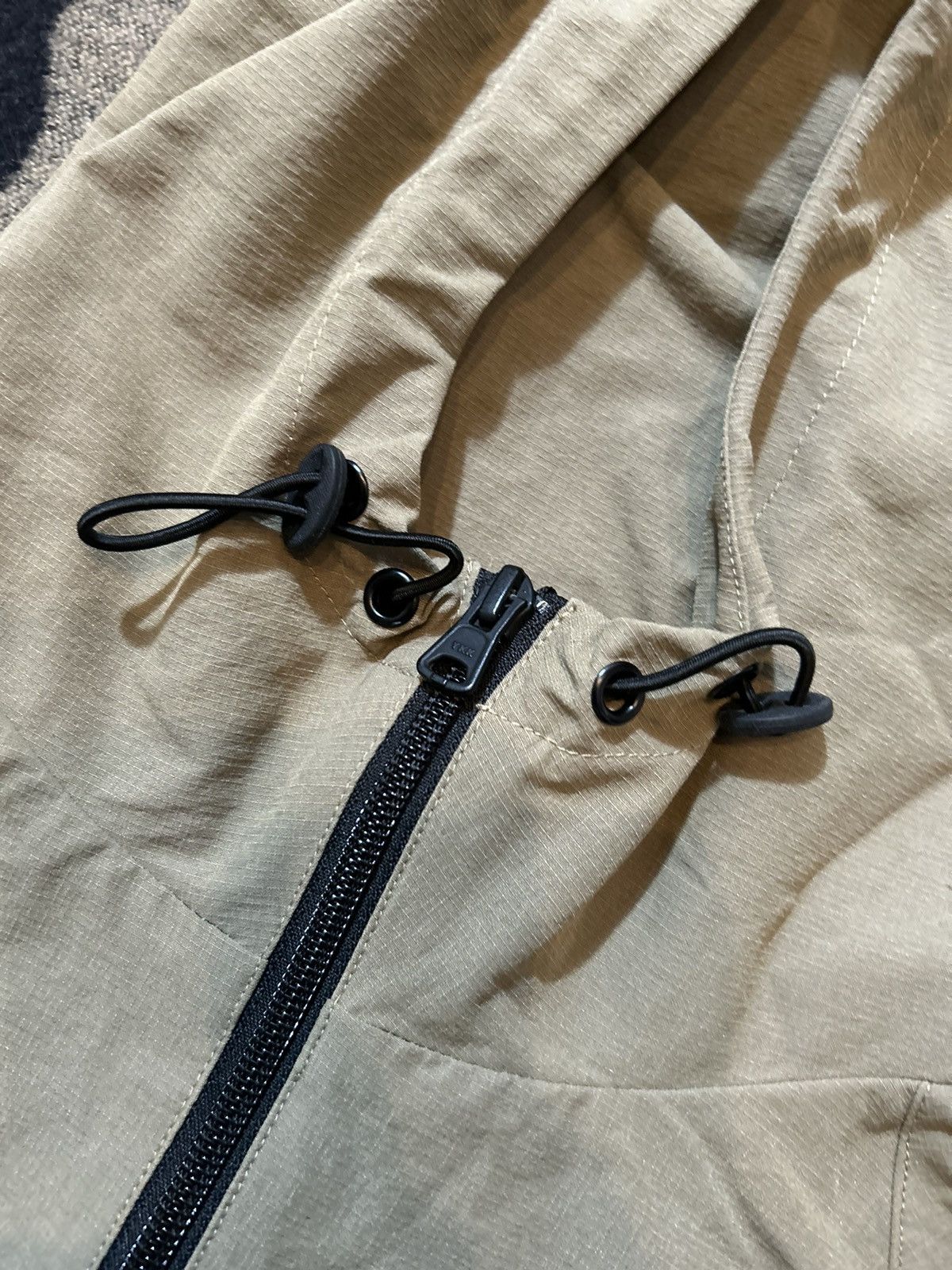 October's Very Own Octobers Very Own 2018 shell rain jacket Size US L / EU 52-54 / 3 - 4 Thumbnail