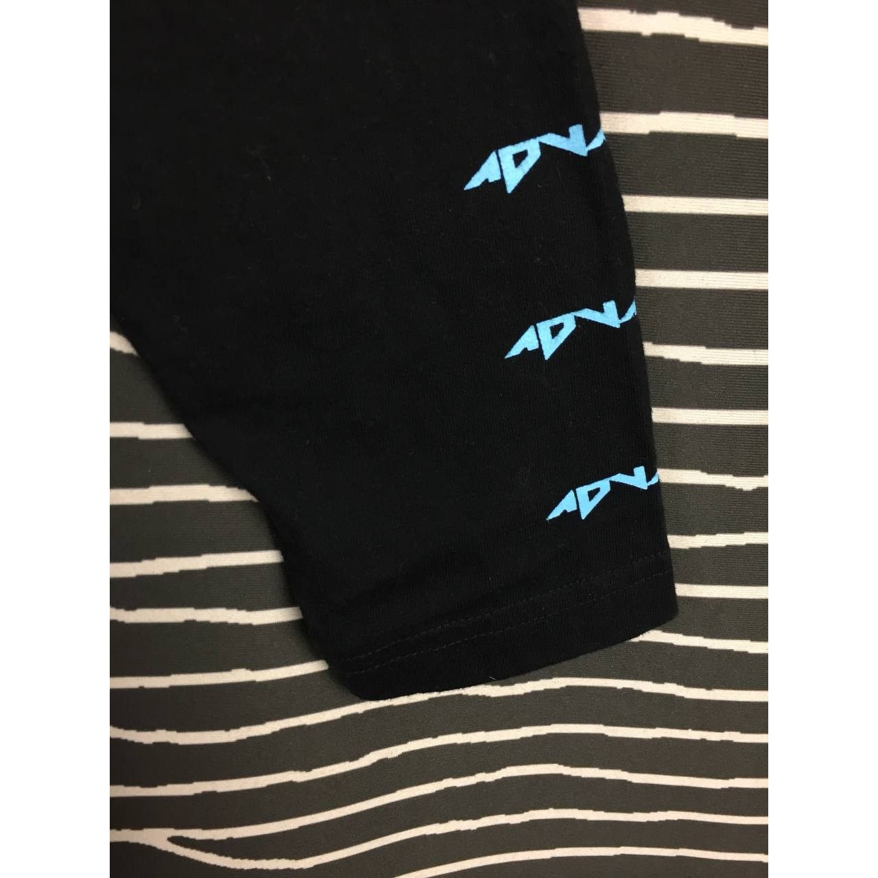 Japanese Brand Kryclothing Japanese Brand Kiss Rich Yack Long Sleeve Tee Size US M / EU 48-50 / 2 - 8 Thumbnail