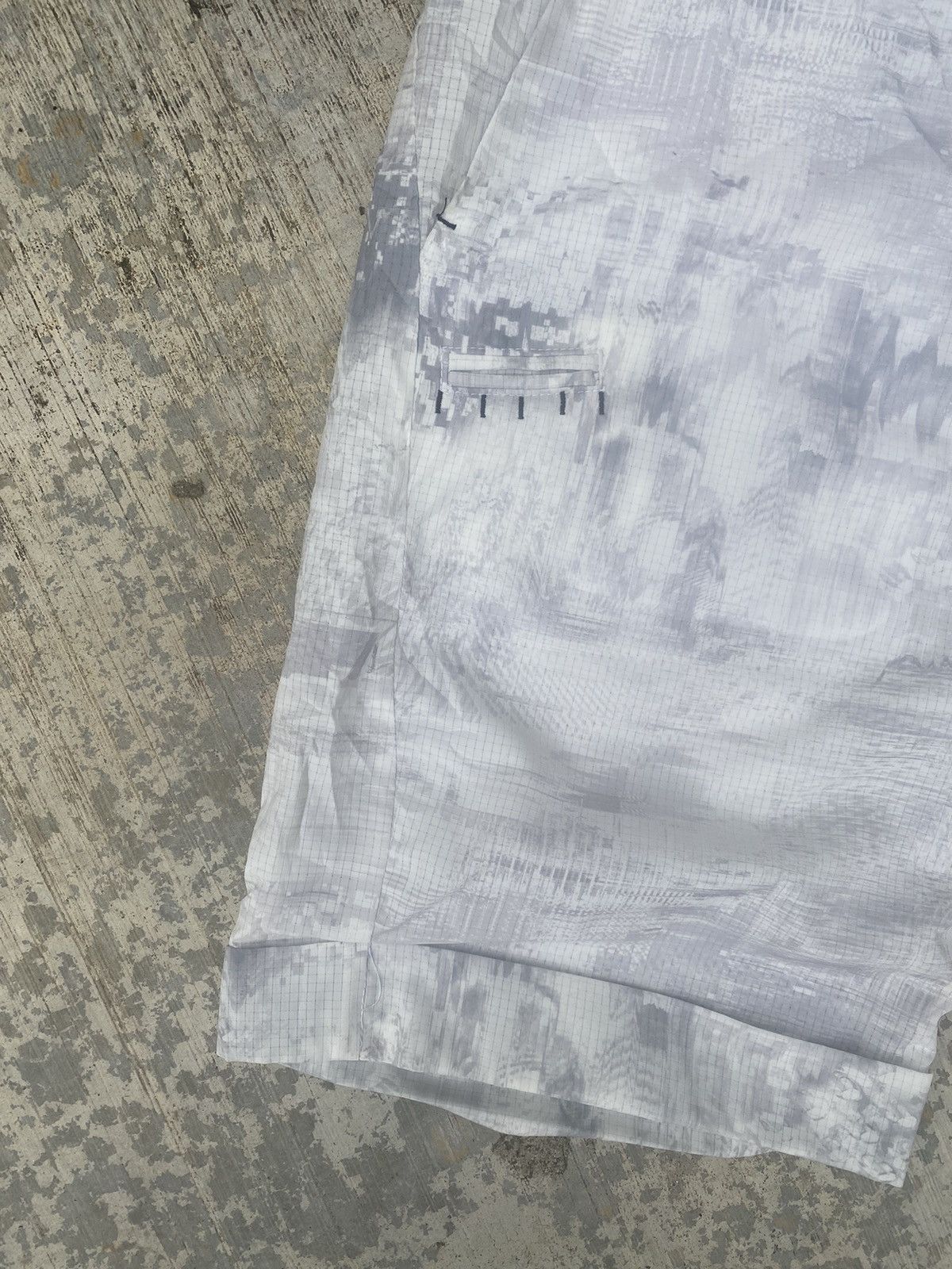 Oakley Oakley Printed Shorts Size US 33 - 7 Thumbnail