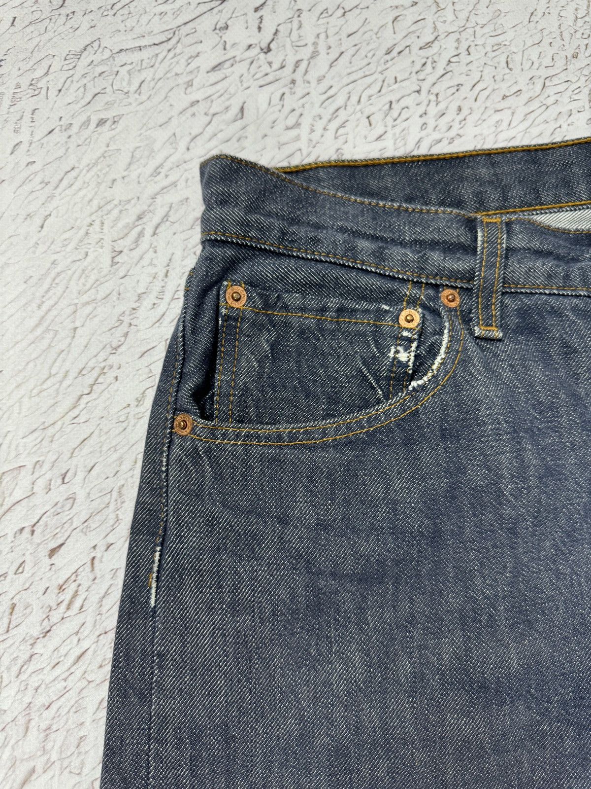 Levi's Levi’s 501 vintage y2k indigo blue faded distressed jeans Size US 33 - 7 Thumbnail