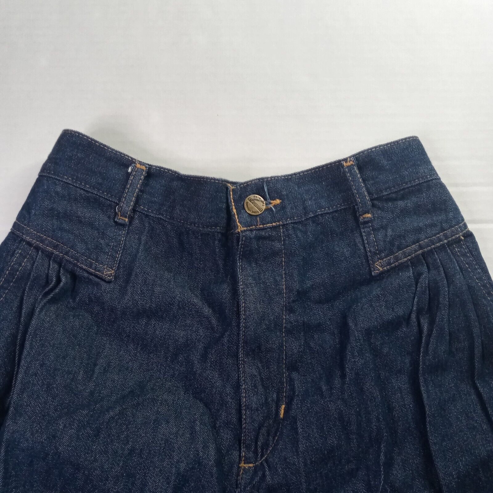 & Other Stories Vin Essentials Sport Pleated Mom Jean Shorts Women's Size 6 Size 28" / US 6 / IT 42 - 3 Thumbnail