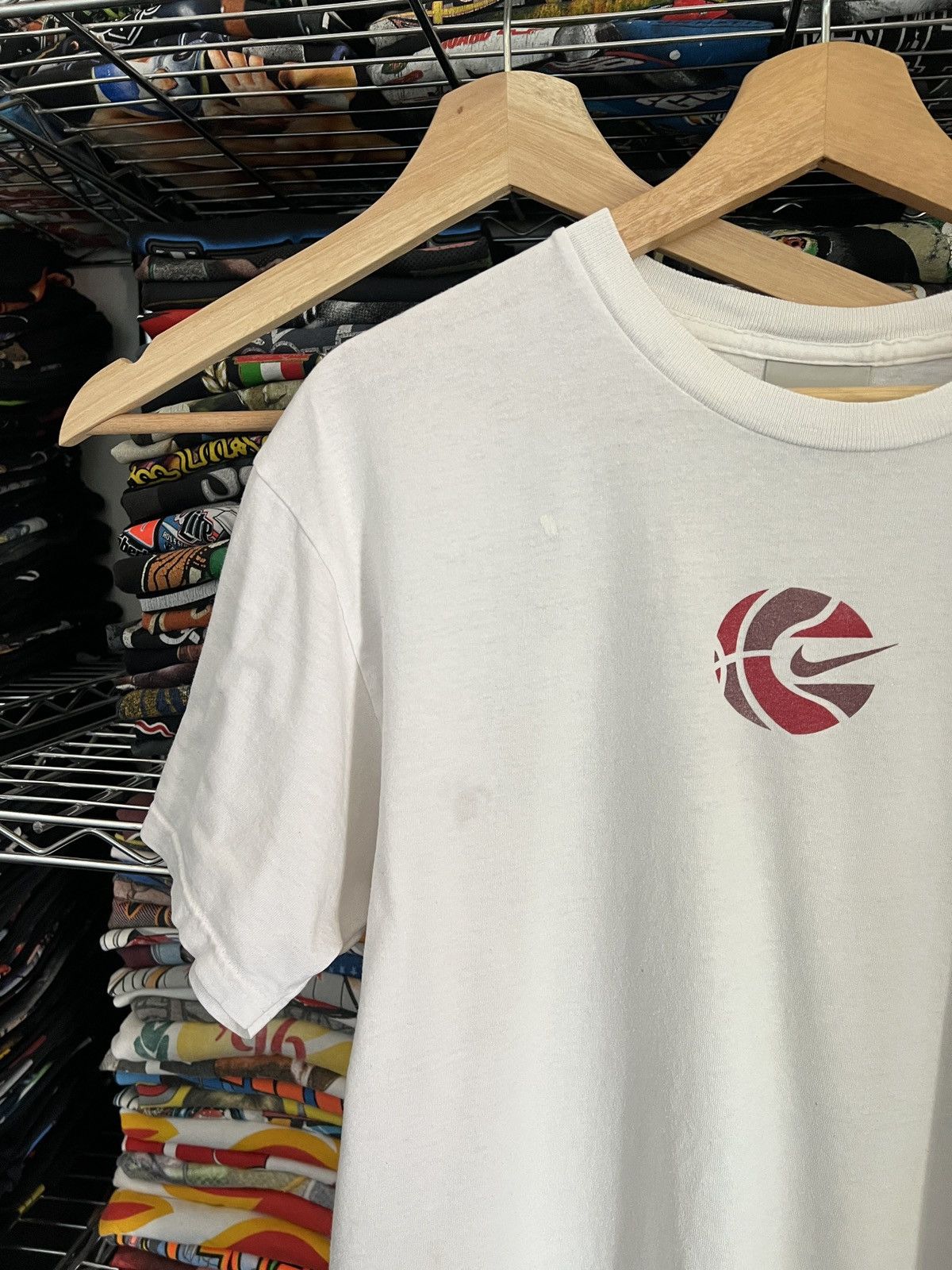 Nike 2000s Nike Basketball Mini Center Swoosh NBA Tee Athelics Size US L / EU 52-54 / 3 - 4 Thumbnail