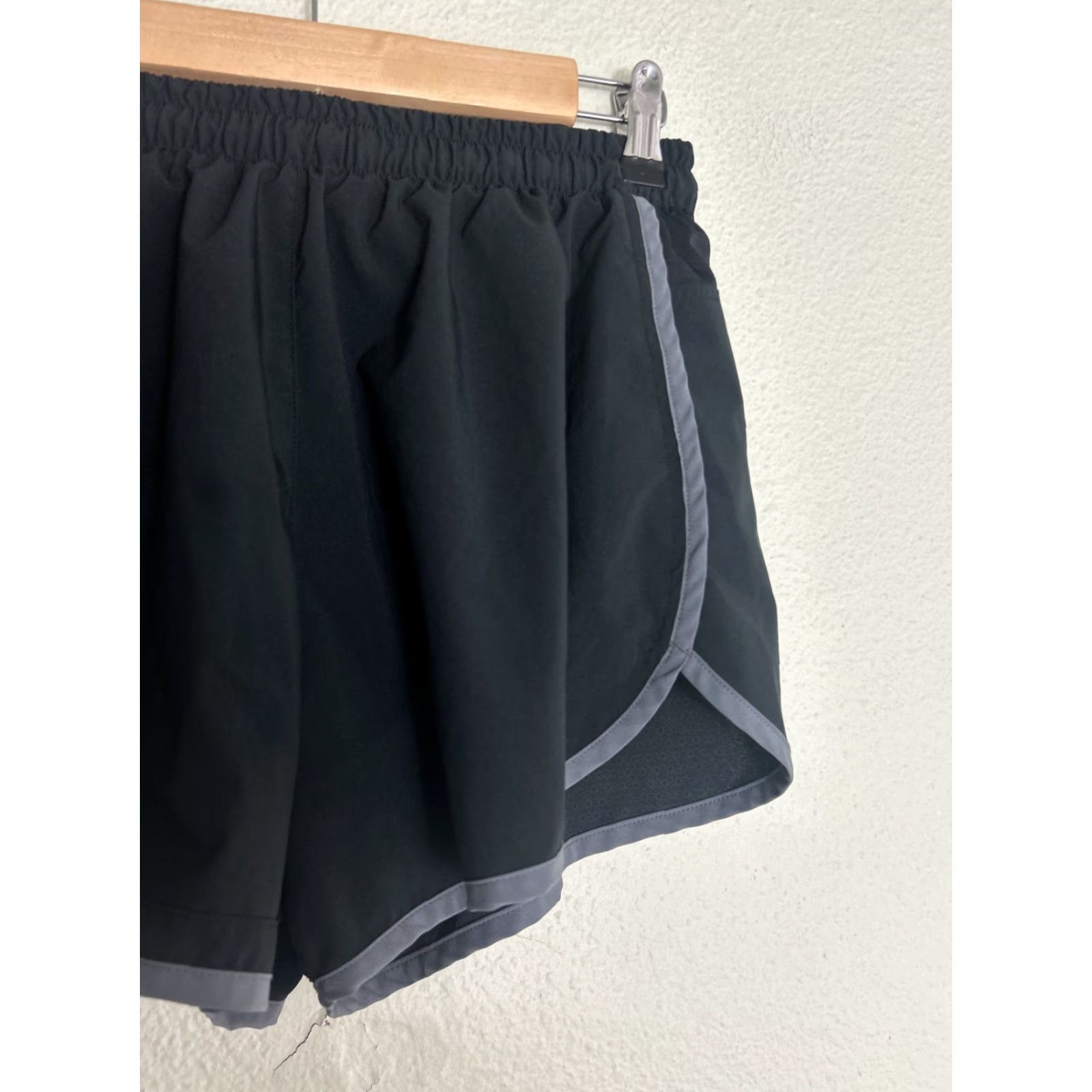 Vintage Rabbit Womens Medium Black Lined Running Shorts Drawstring Athletic Activity 26x3 Size 32" / US 10 / IT 46 - 3 Thumbnail