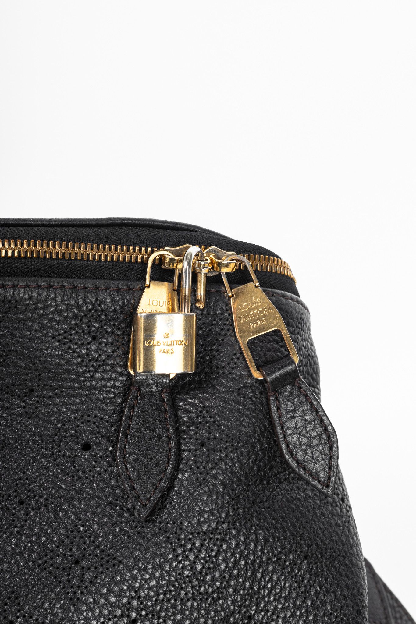 Louis Vuitton Louis Vuitton Selene MM Black Mahina Leather Hobo Size ONE SIZE - 11 Thumbnail