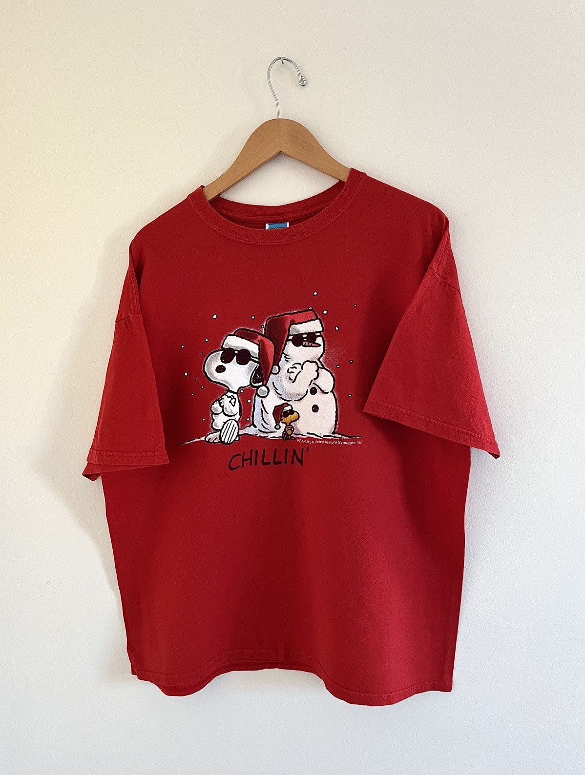 Peanuts Vintage Y2K Peanuts “Chillin’” Christmas T-Shirt Size US XL / EU 56 / 4 - 1 Thumbnail