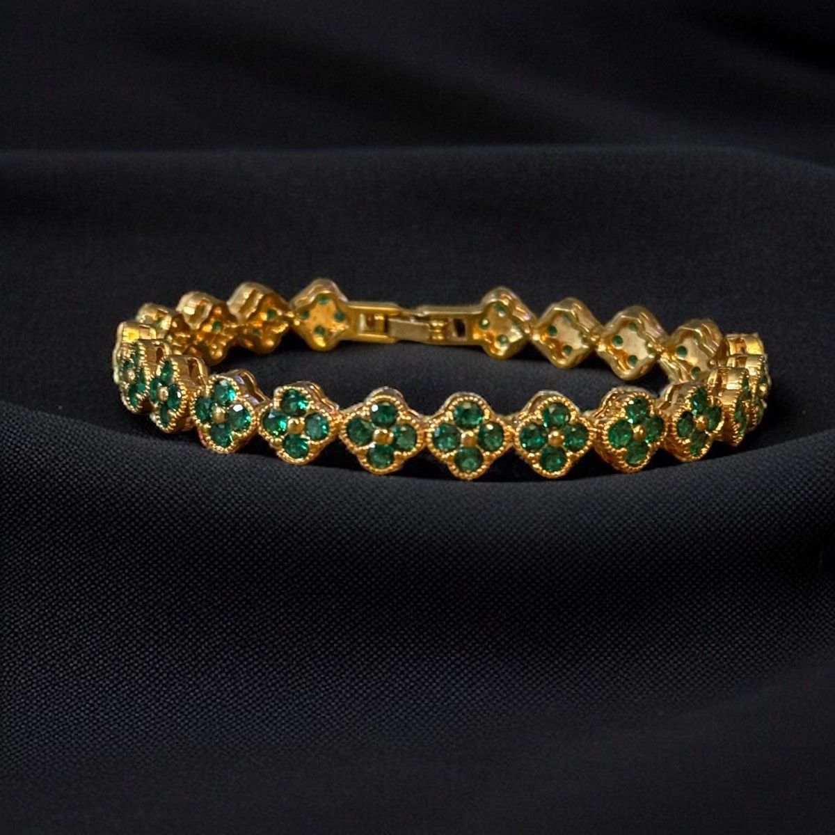 Other Gold tone emerald clovers tennis bracelet Size ONE SIZE - 1 Thumbnail