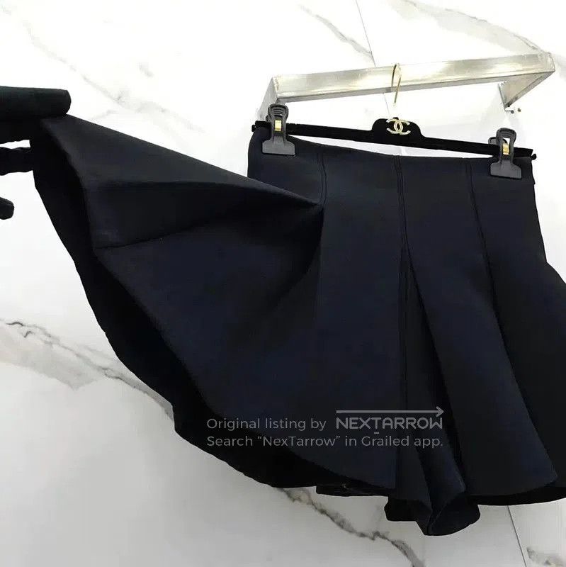 Dior Dior Black Silk Blend Women's Shorts . Size 23" - 4 Thumbnail