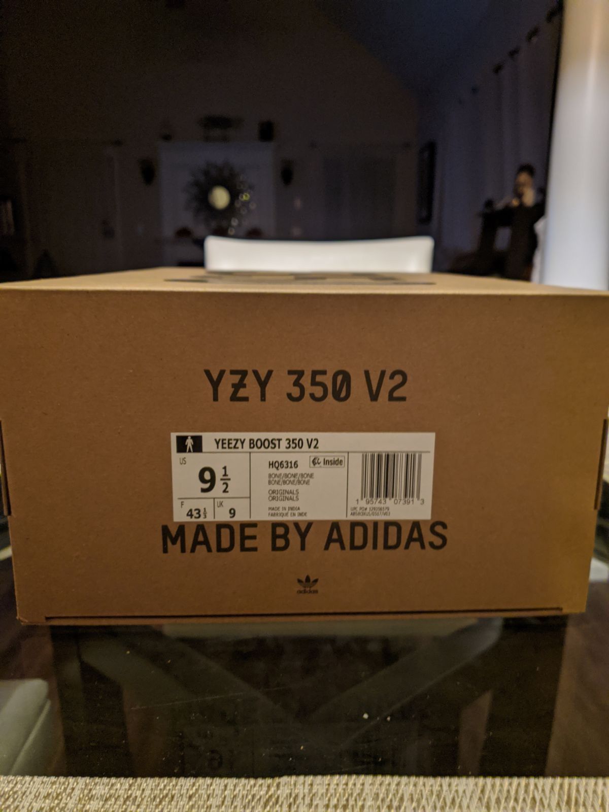 Adidas Yeezy 350 V2 Bone Size US 9.5 / EU 42-43 - 5 Thumbnail