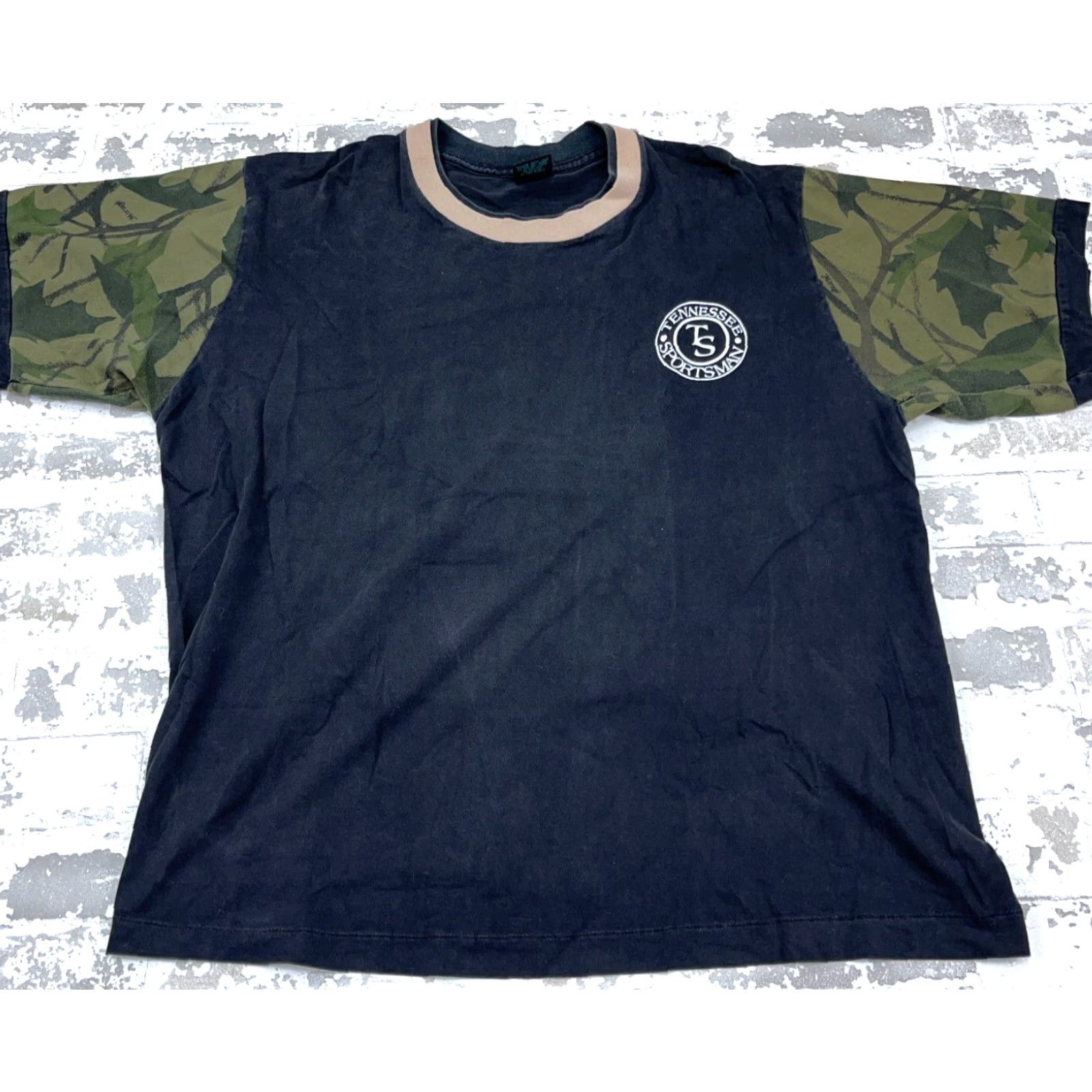 Vintage VINTAGE Men Large Black Hunting Graphic Print T-Shirt 80s Deer Outdoor Camouflage Tee's Unlimited Size US L / EU 52-54 / 3 - 3 Thumbnail