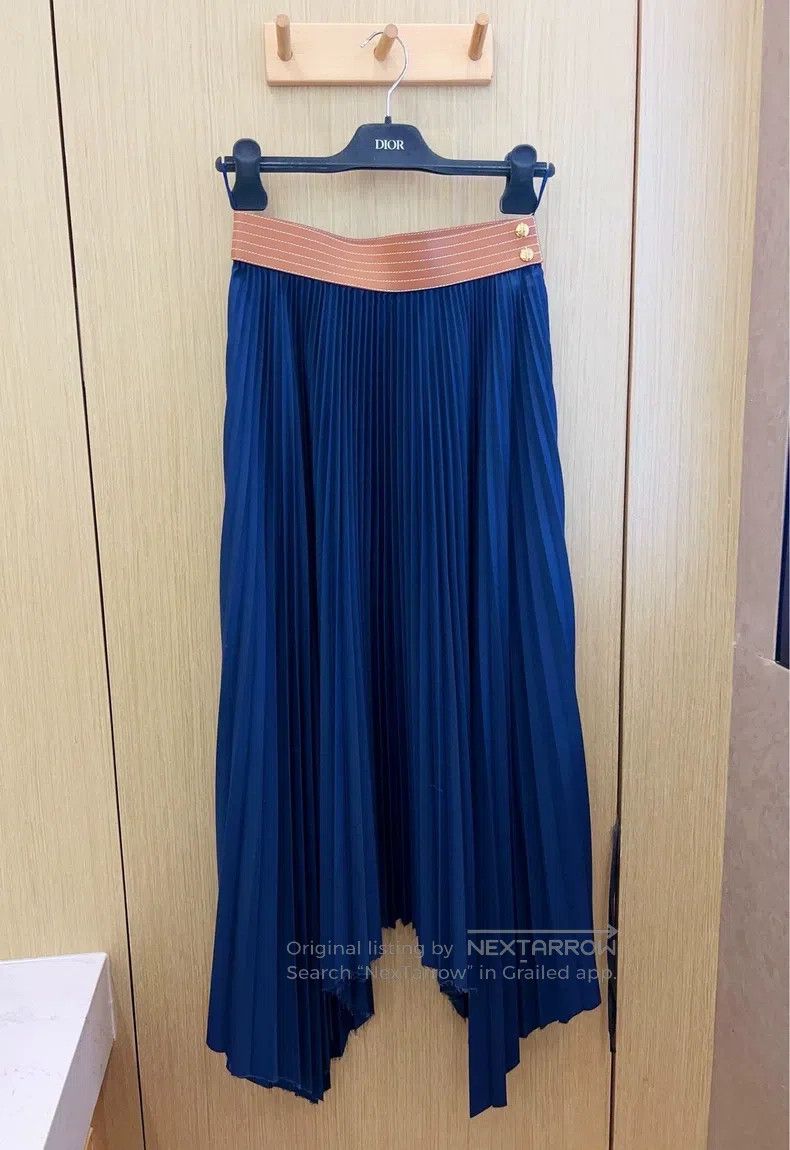 Loewe Loewe Classic Irregular Pleated Long Skirt Size 24" / US 00 / IT 34 - 1 Thumbnail