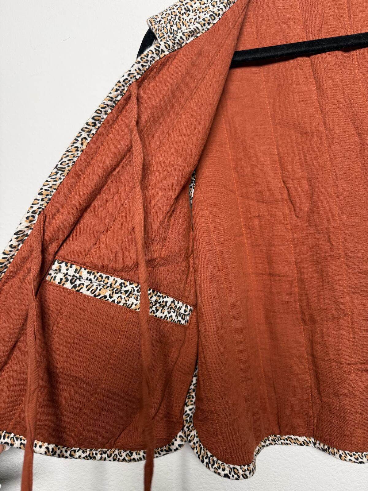 The Unbranded Brand Reversible Leopard Print and Rust Orange Box crop Vest Size M / US 6-8 / IT 42-44 - 3 Thumbnail